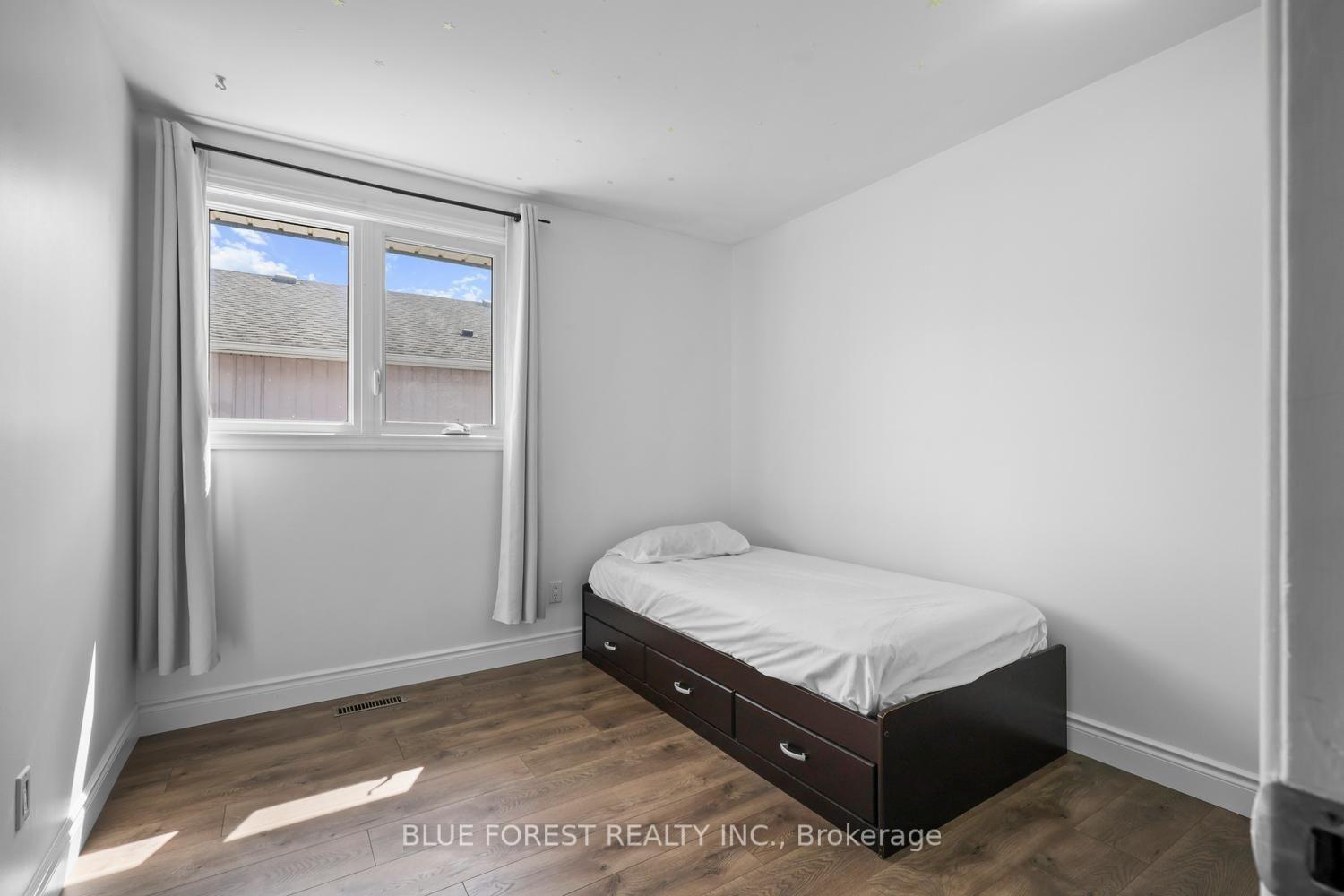 Photo 20 of 55 Archer Crescent, London, South X — HOMEH