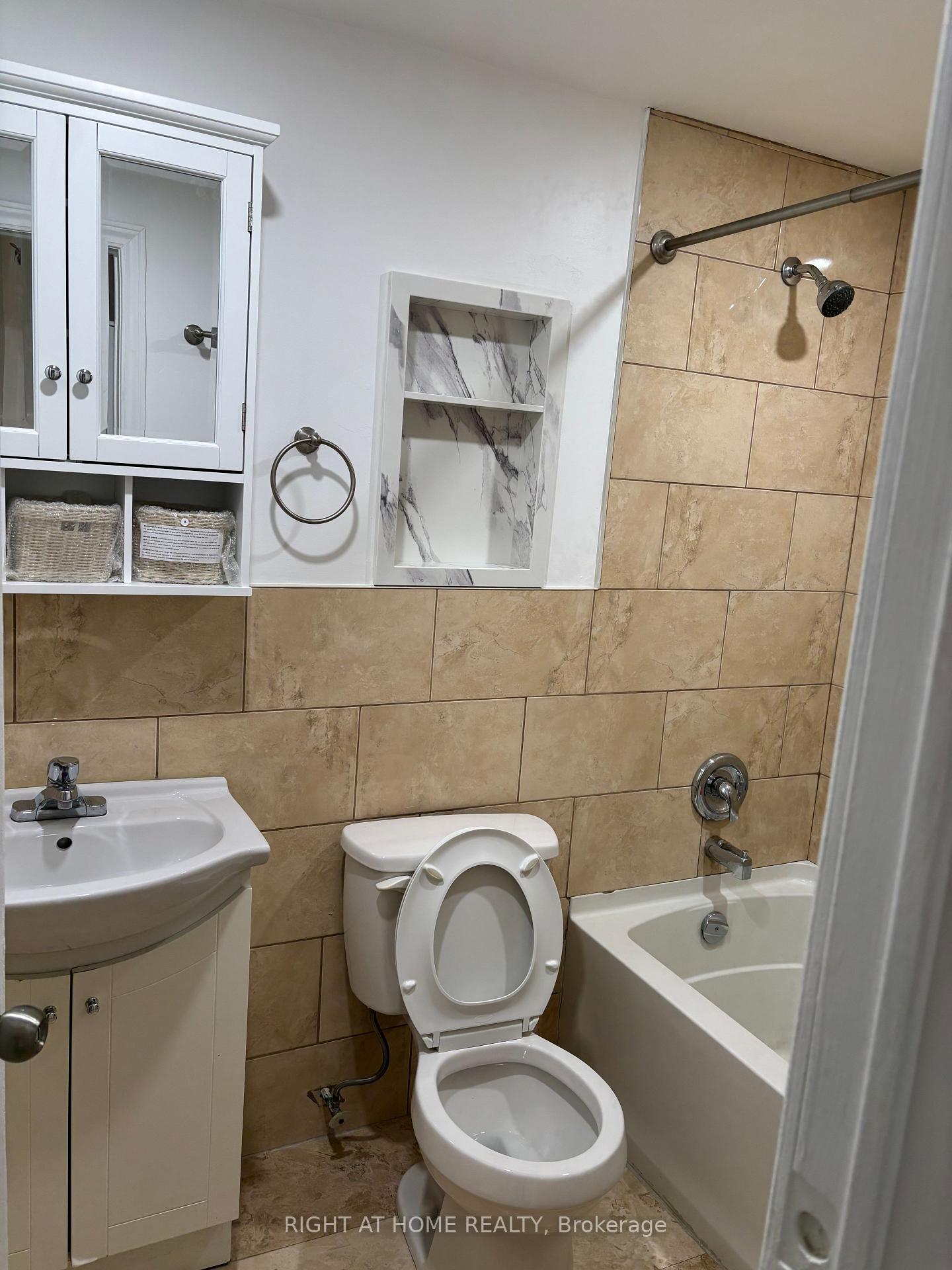 Photo 3 of Unit Unit 8, 611 Gerrard Street E, Toronto, South Riverdale — HOMEH