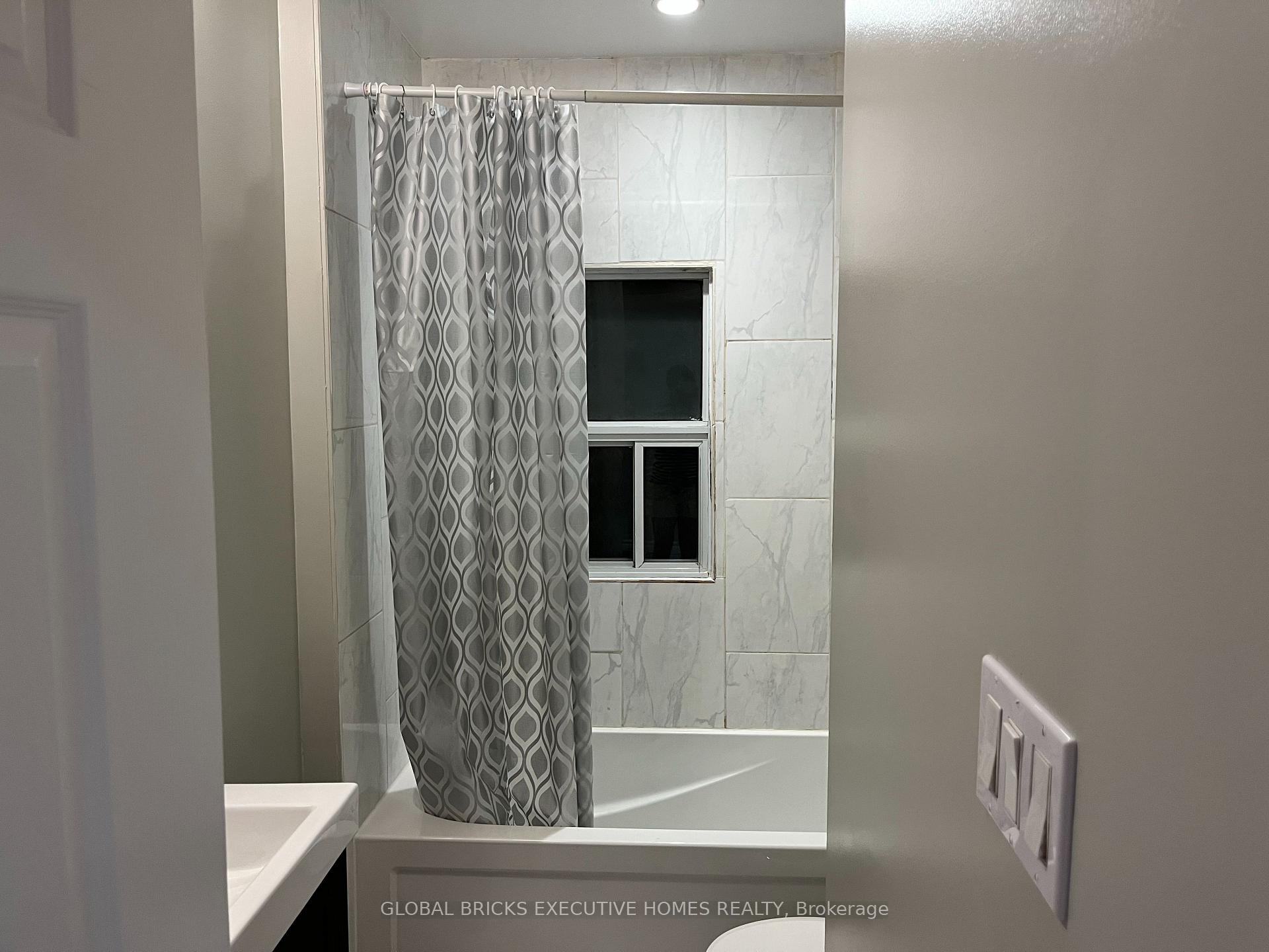 Photo 5 of 367 Kipling Avenue, Etobicoke, New Toronto — HOMEH