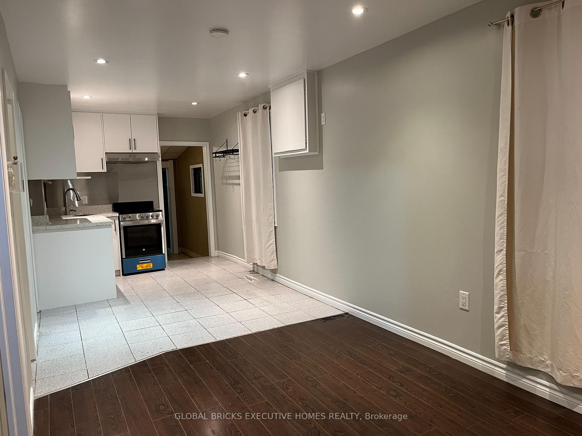 Photo 7 of 367 Kipling Avenue, Etobicoke, New Toronto — HOMEH