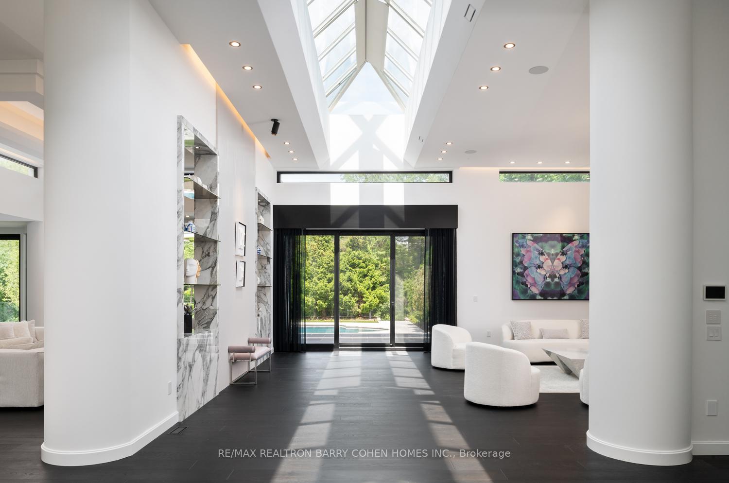 Photo 5 of 45 Park Lane Circle, North York, Bridle Path-Sunnybrook-York Mills — HOMEH