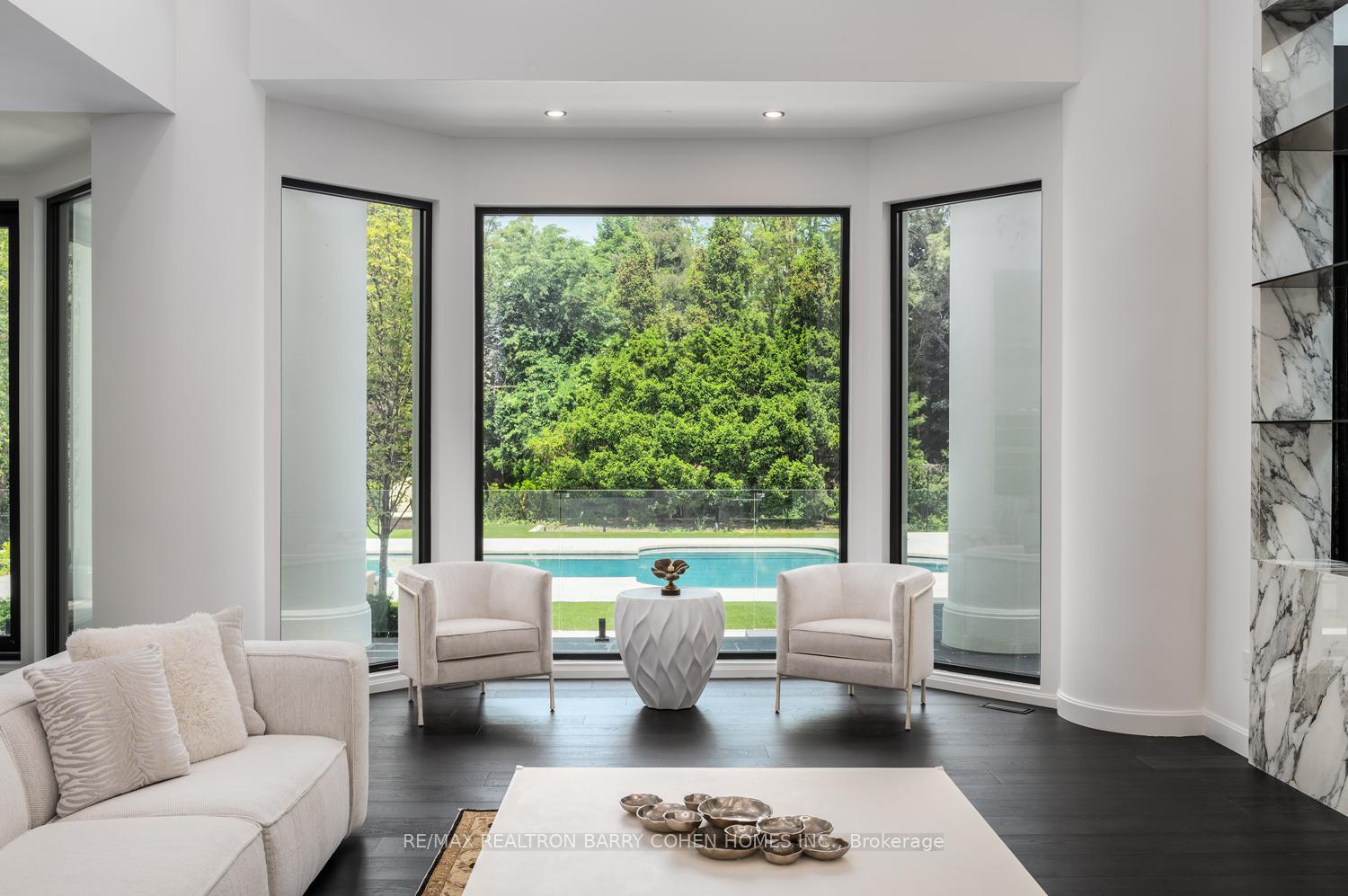 Photo 10 of 45 Park Lane Circle, North York, Bridle Path-Sunnybrook-York Mills — HOMEH