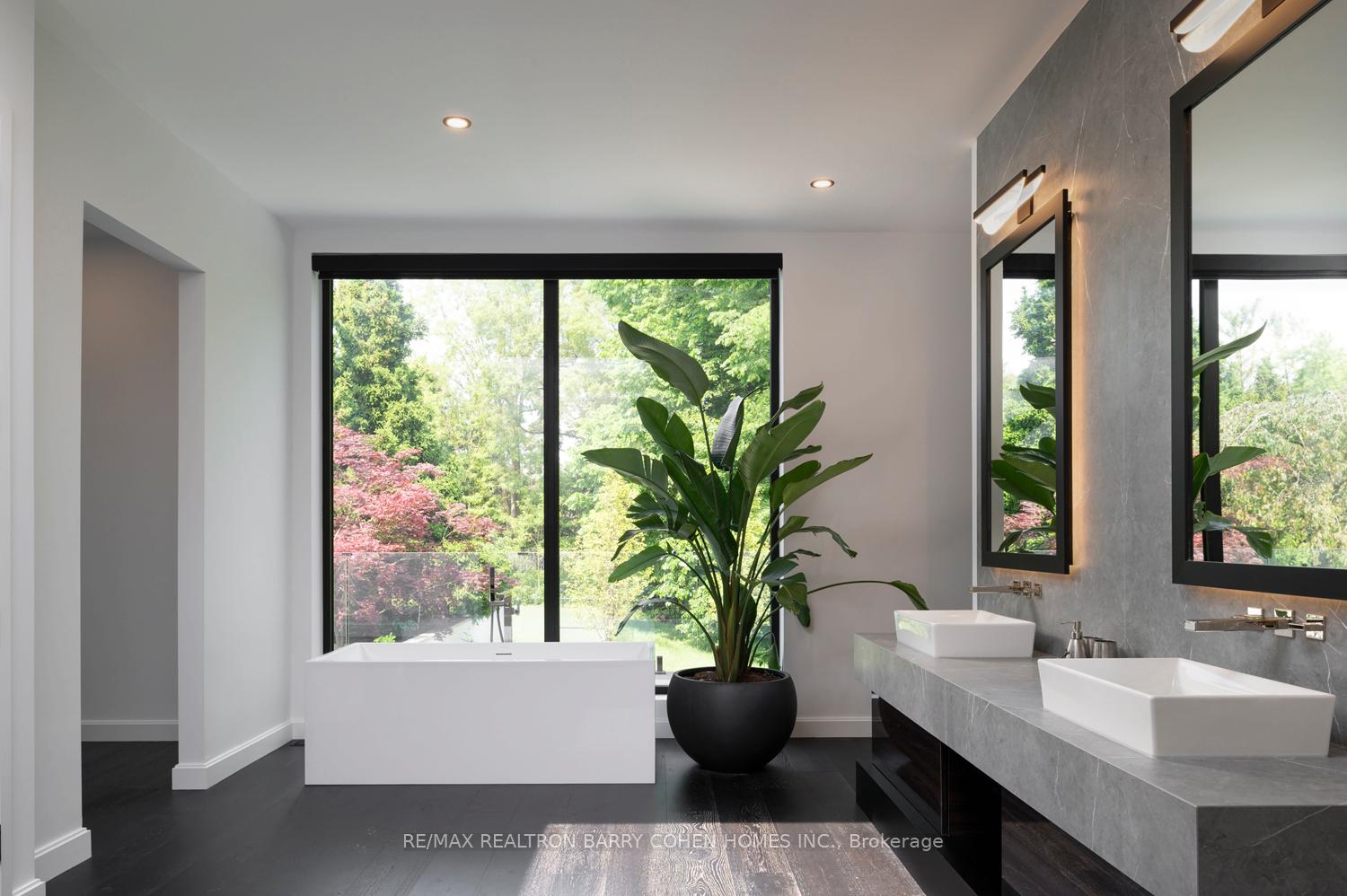 Photo 19 of 45 Park Lane Circle, North York, Bridle Path-Sunnybrook-York Mills — HOMEH
