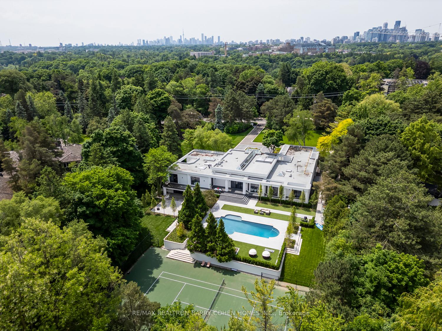 Photo 38 of 45 Park Lane Circle, North York, Bridle Path-Sunnybrook-York Mills — HOMEH