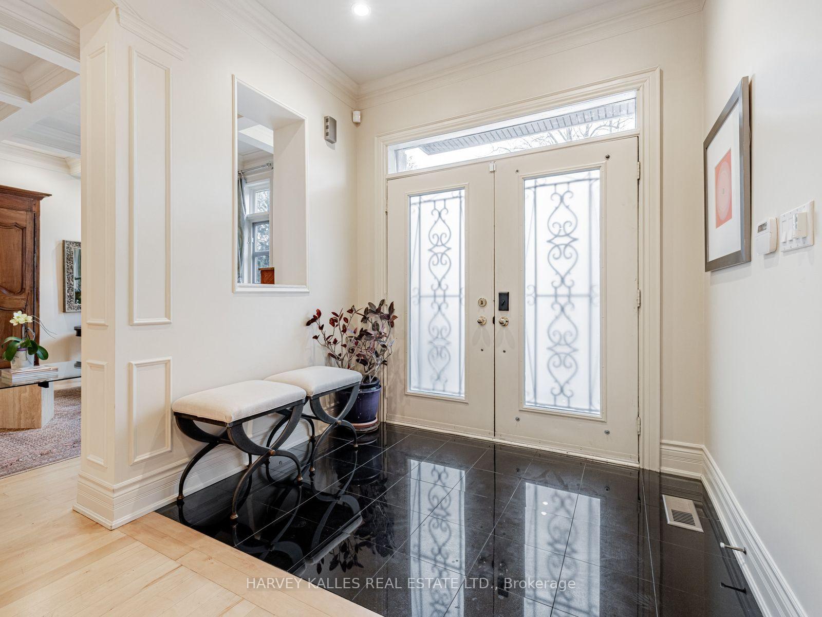 Photo 11 of 55 Viewmount Avenue, Toronto, Englemount-Lawrence — HOMEH