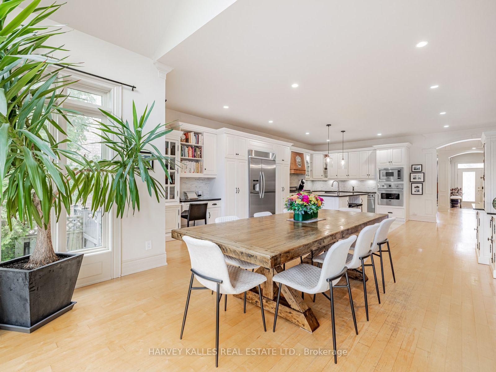 Photo 43 of 55 Viewmount Avenue, Toronto, Englemount-Lawrence — HOMEH