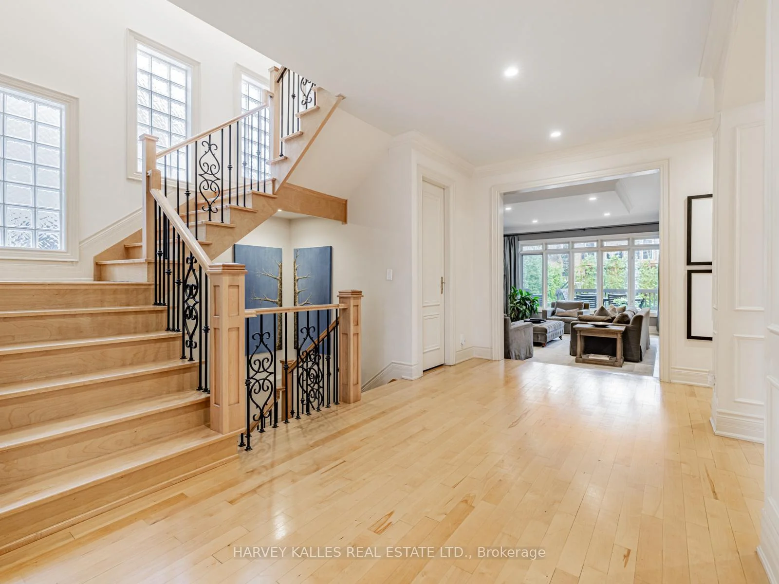 Photo 18 of 55 Viewmount Avenue, Toronto, Englemount-Lawrence — HOMEH