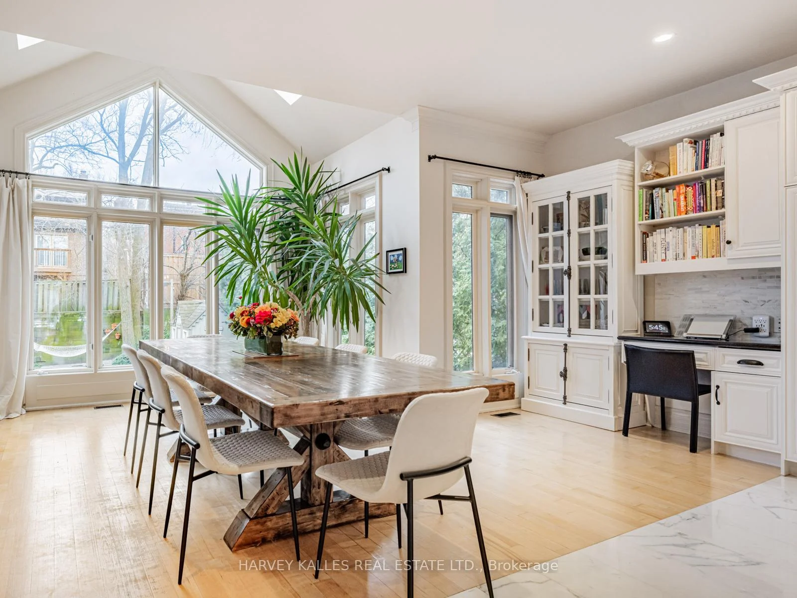 Photo 38 of 55 Viewmount Avenue, Toronto, Englemount-Lawrence — HOMEH