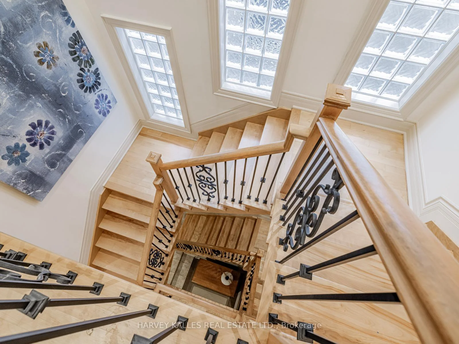 Photo 44 of 55 Viewmount Avenue, Toronto, Englemount-Lawrence — HOMEH