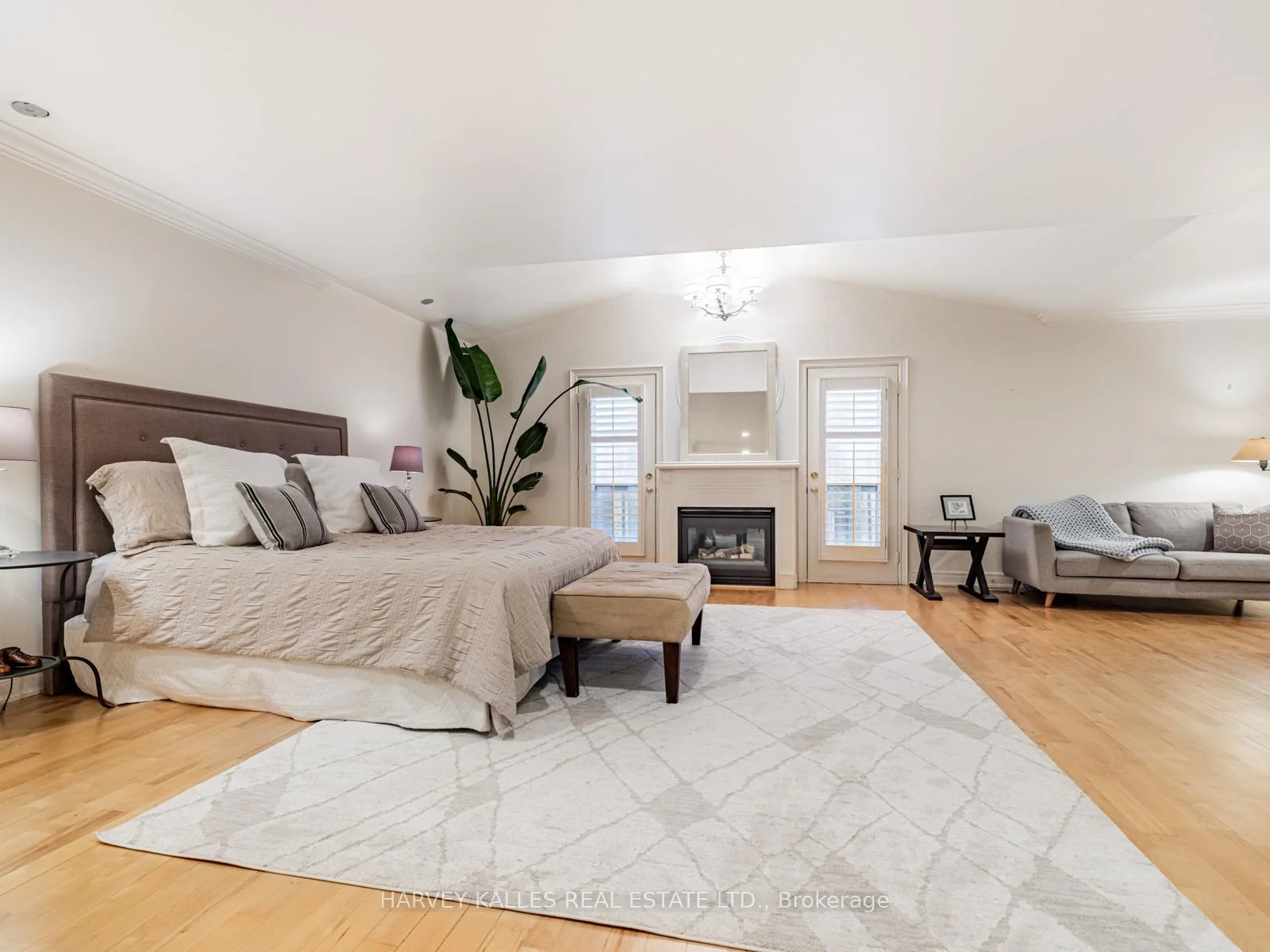 Photo 46 of 55 Viewmount Avenue, Toronto, Englemount-Lawrence — HOMEH