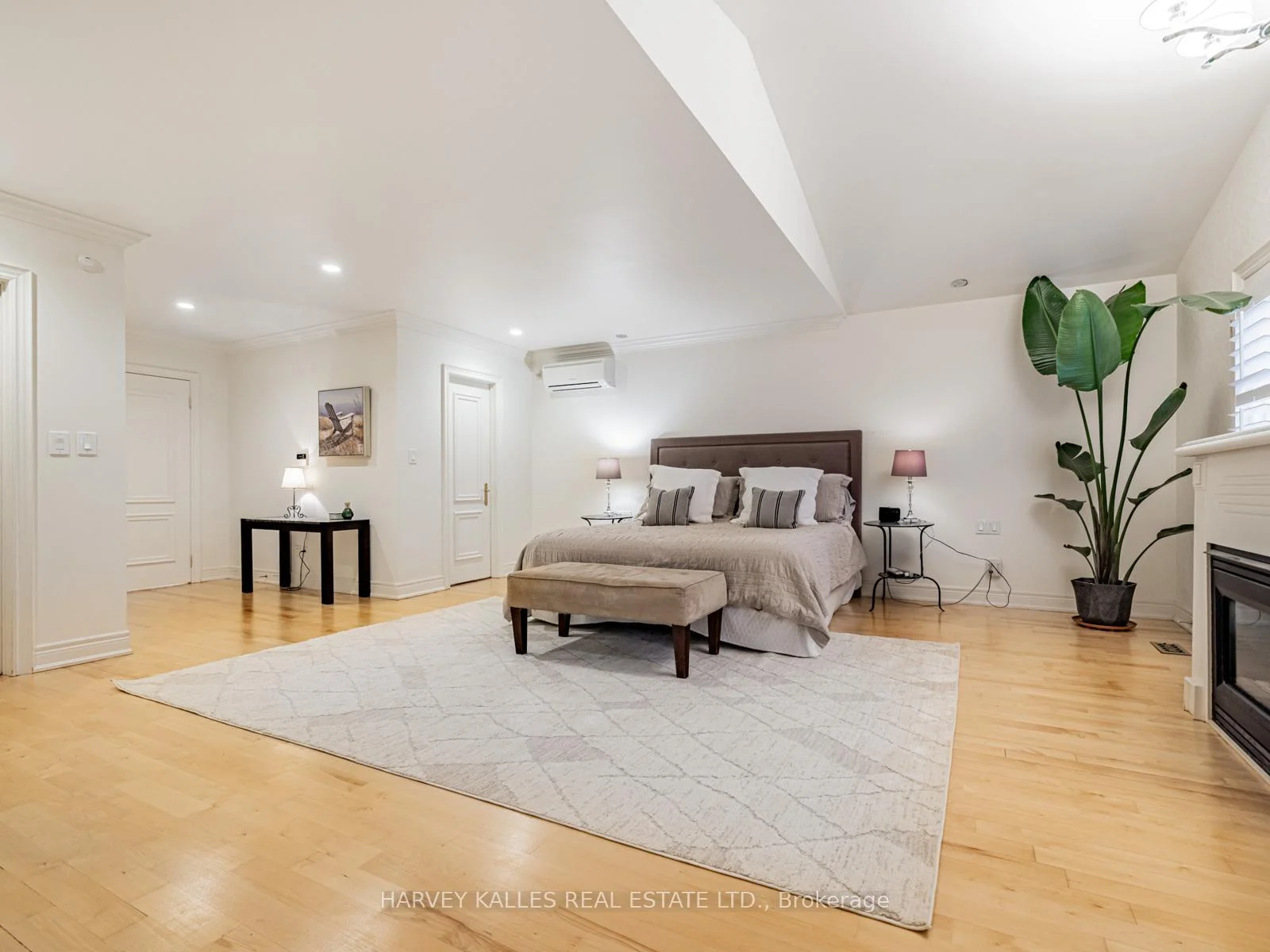 Photo 48 of 55 Viewmount Avenue, Toronto, Englemount-Lawrence — HOMEH