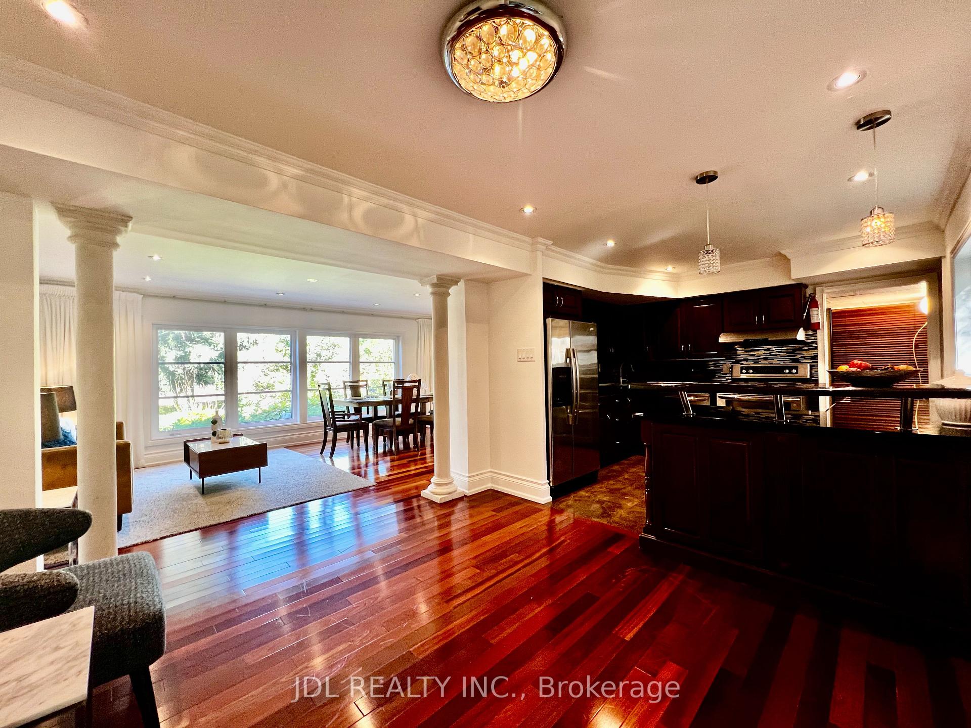 Photo 6 of 21 Rialto Drive, North York, Parkwoods-Donalda — HOMEH