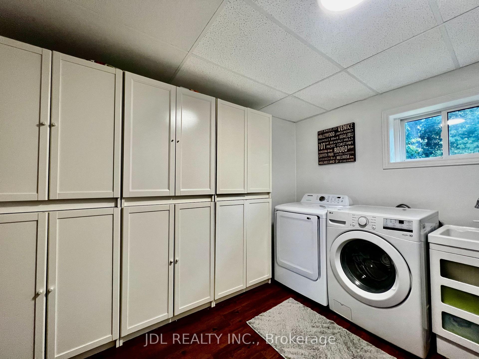 Photo 10 of 21 Rialto Drive, North York, Parkwoods-Donalda — HOMEH