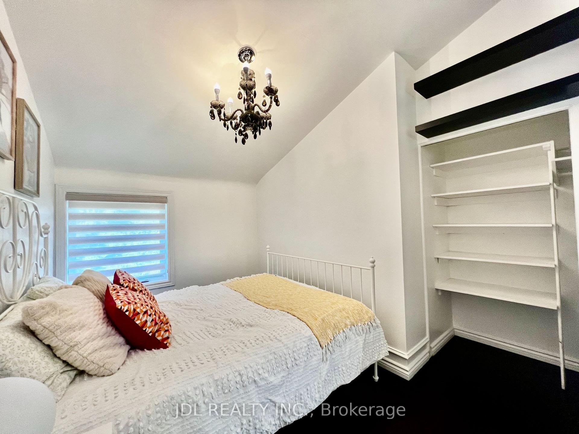 Photo 22 of 21 Rialto Drive, North York, Parkwoods-Donalda — HOMEH