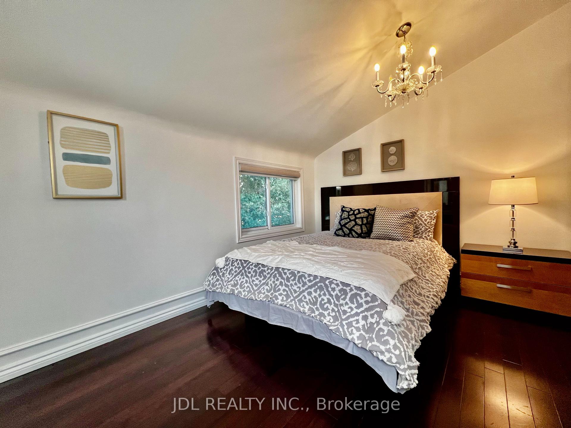 Photo 23 of 21 Rialto Drive, North York, Parkwoods-Donalda — HOMEH