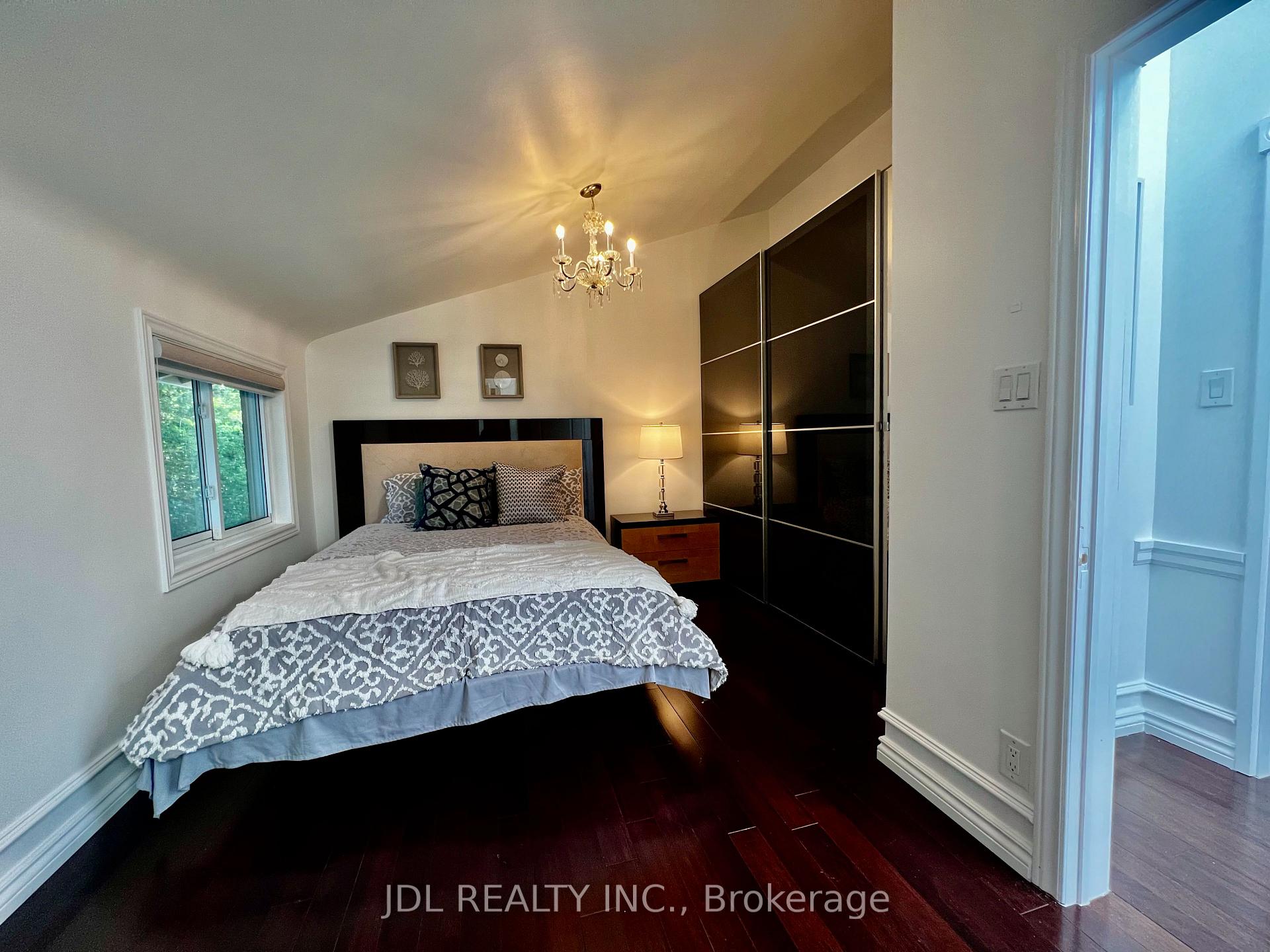 Photo 26 of 21 Rialto Drive, North York, Parkwoods-Donalda — HOMEH