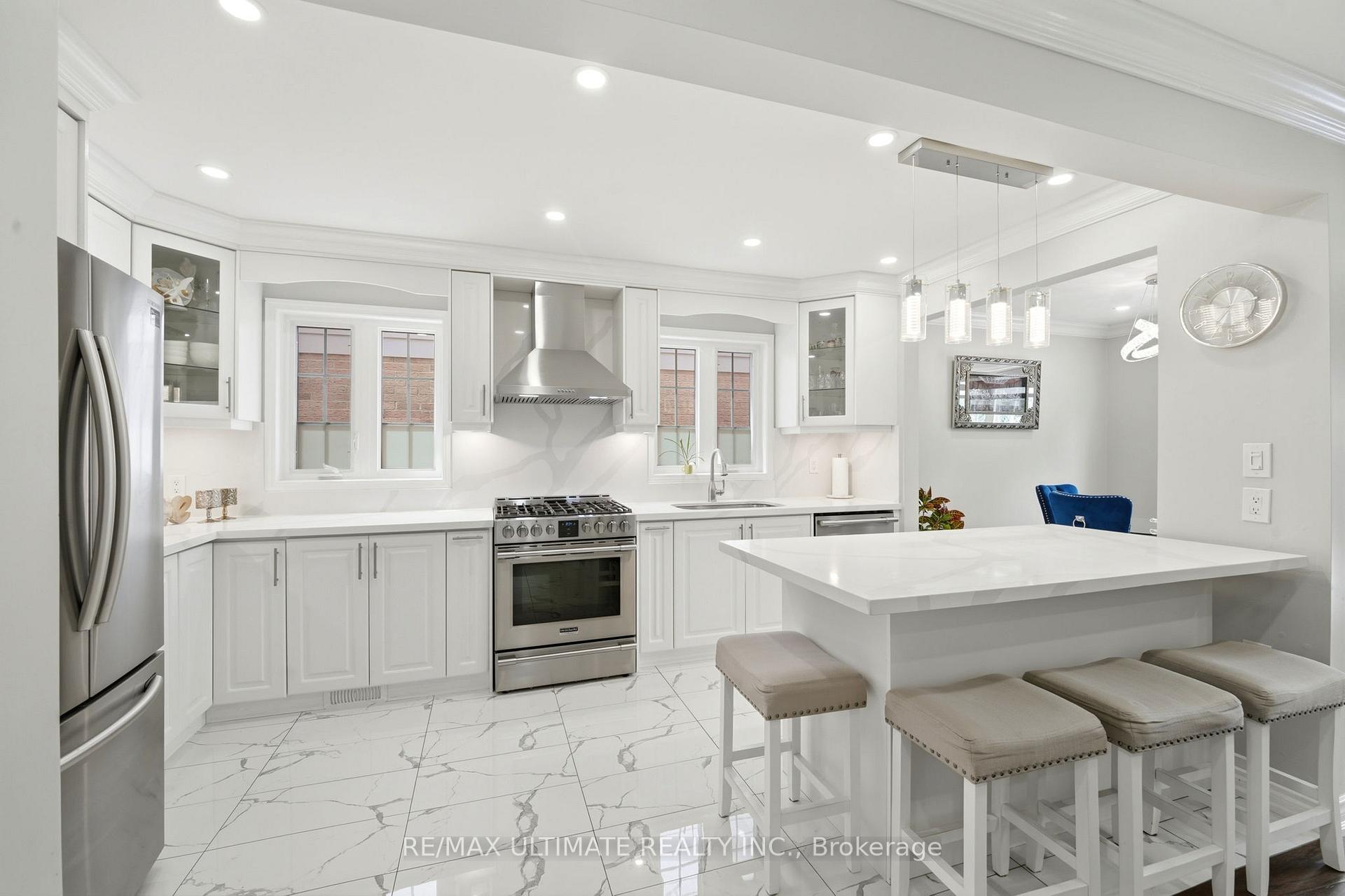 Photo 5 of 37 Cathy Jean Crescent, Etobicoke, Mount Olive-Silverstone-Jamestown — HOMEH
