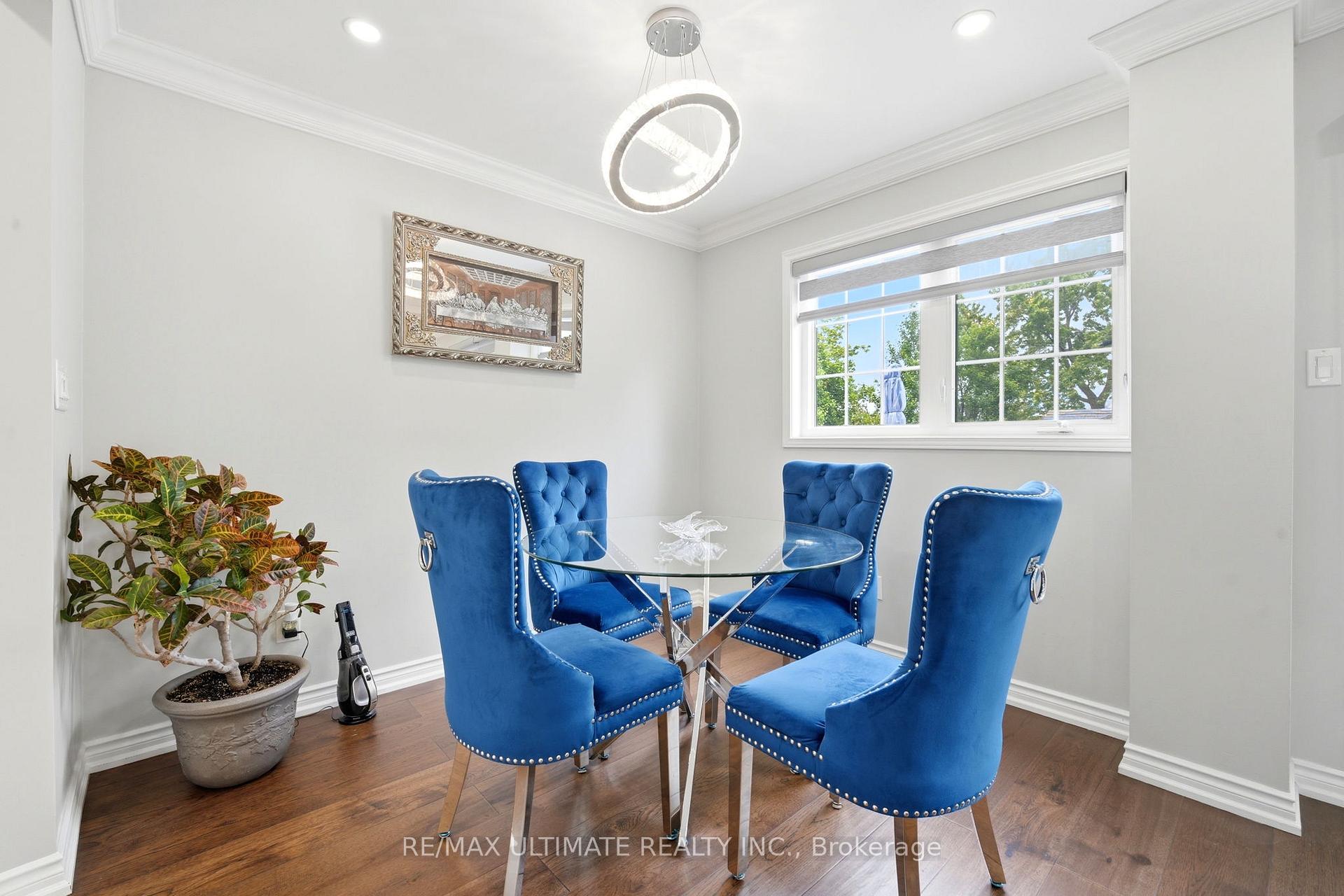 Photo 9 of 37 Cathy Jean Crescent, Etobicoke, Mount Olive-Silverstone-Jamestown — HOMEH