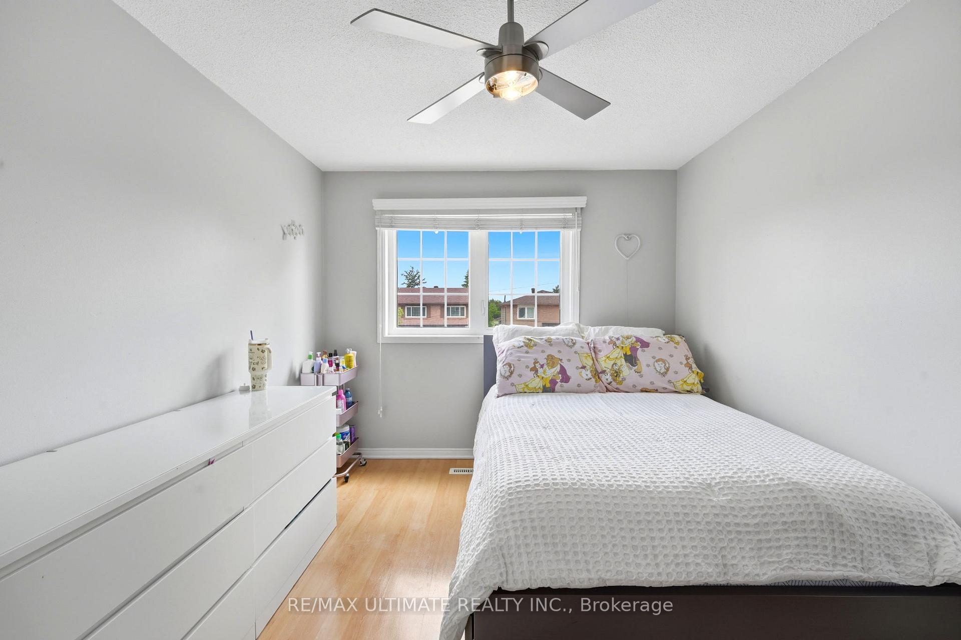 Photo 15 of 37 Cathy Jean Crescent, Etobicoke, Mount Olive-Silverstone-Jamestown — HOMEH