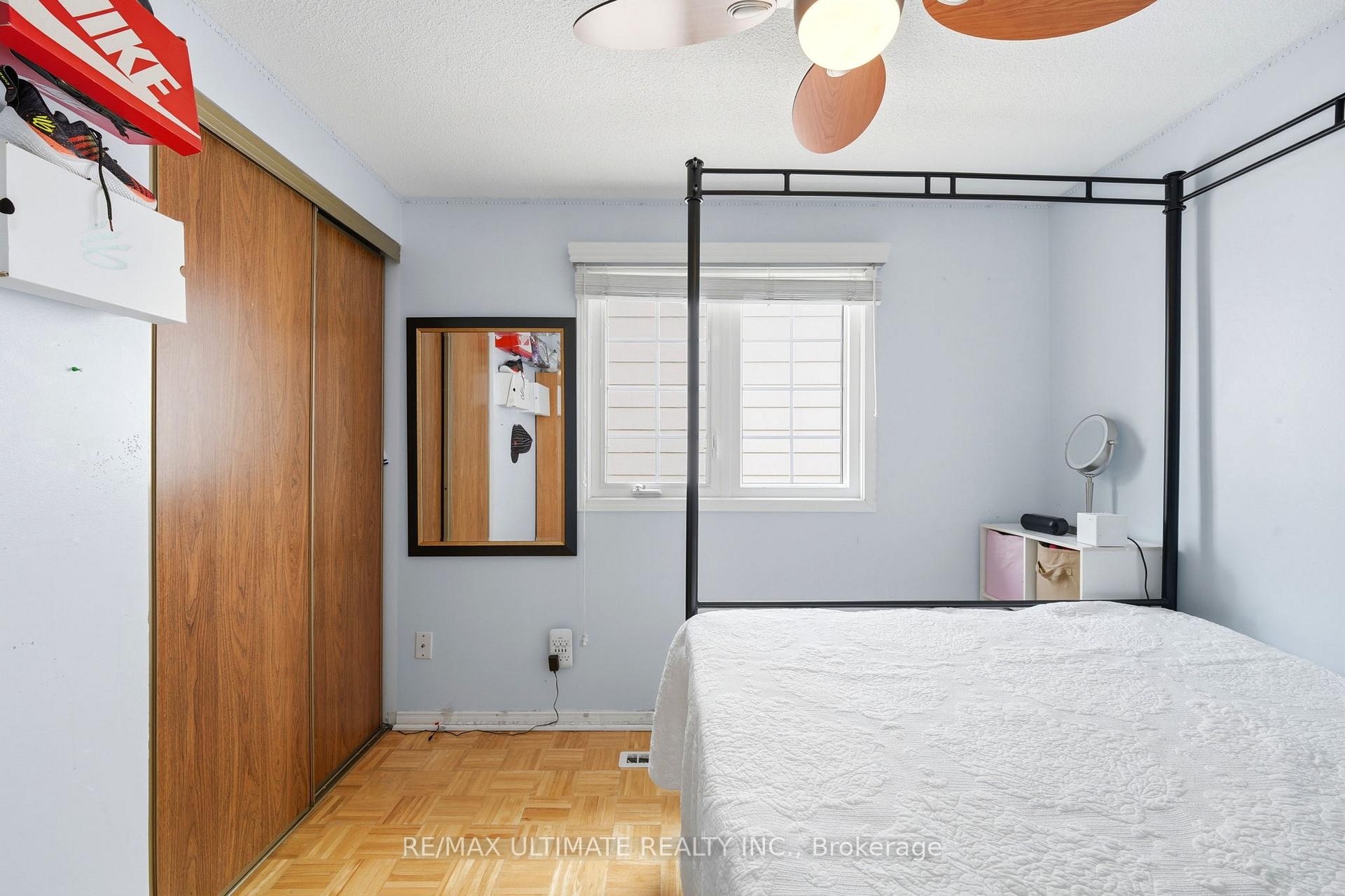 Photo 21 of 37 Cathy Jean Crescent, Etobicoke, Mount Olive-Silverstone-Jamestown — HOMEH