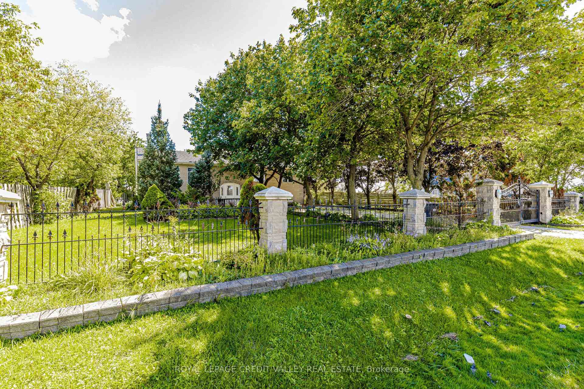 Photo 5 of 5945 King Street, Caledon, Rural Caledon — HOMEH