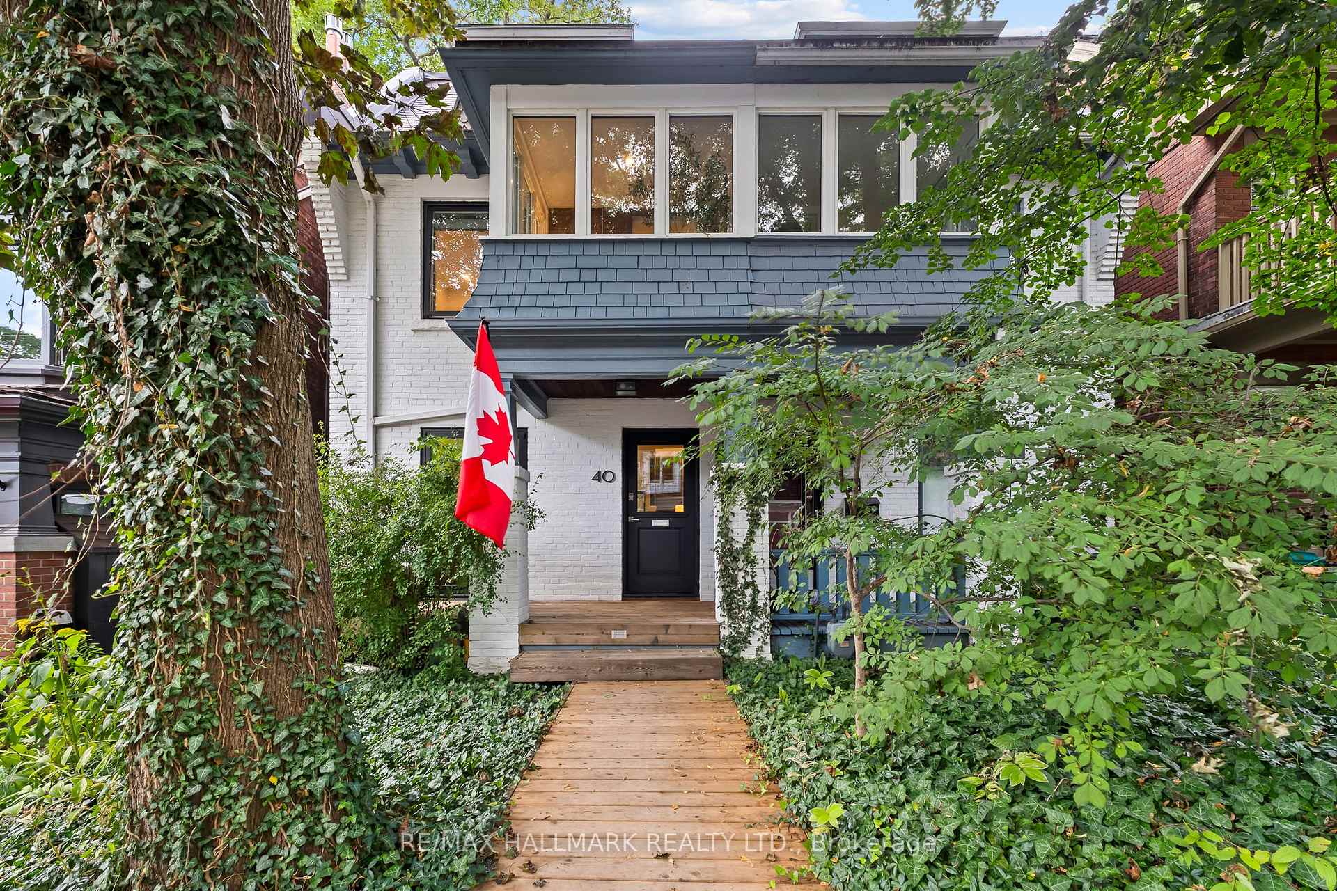 Front of 40 Fernwood Park Avenue