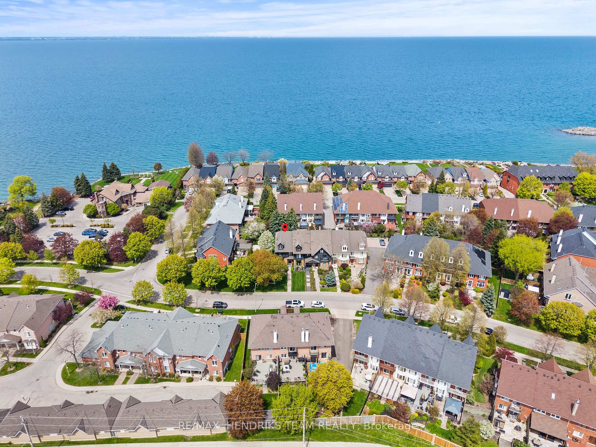 Photo 2 of 5 Harbour Drive, Hamilton, Lakeshore — HOMEH
