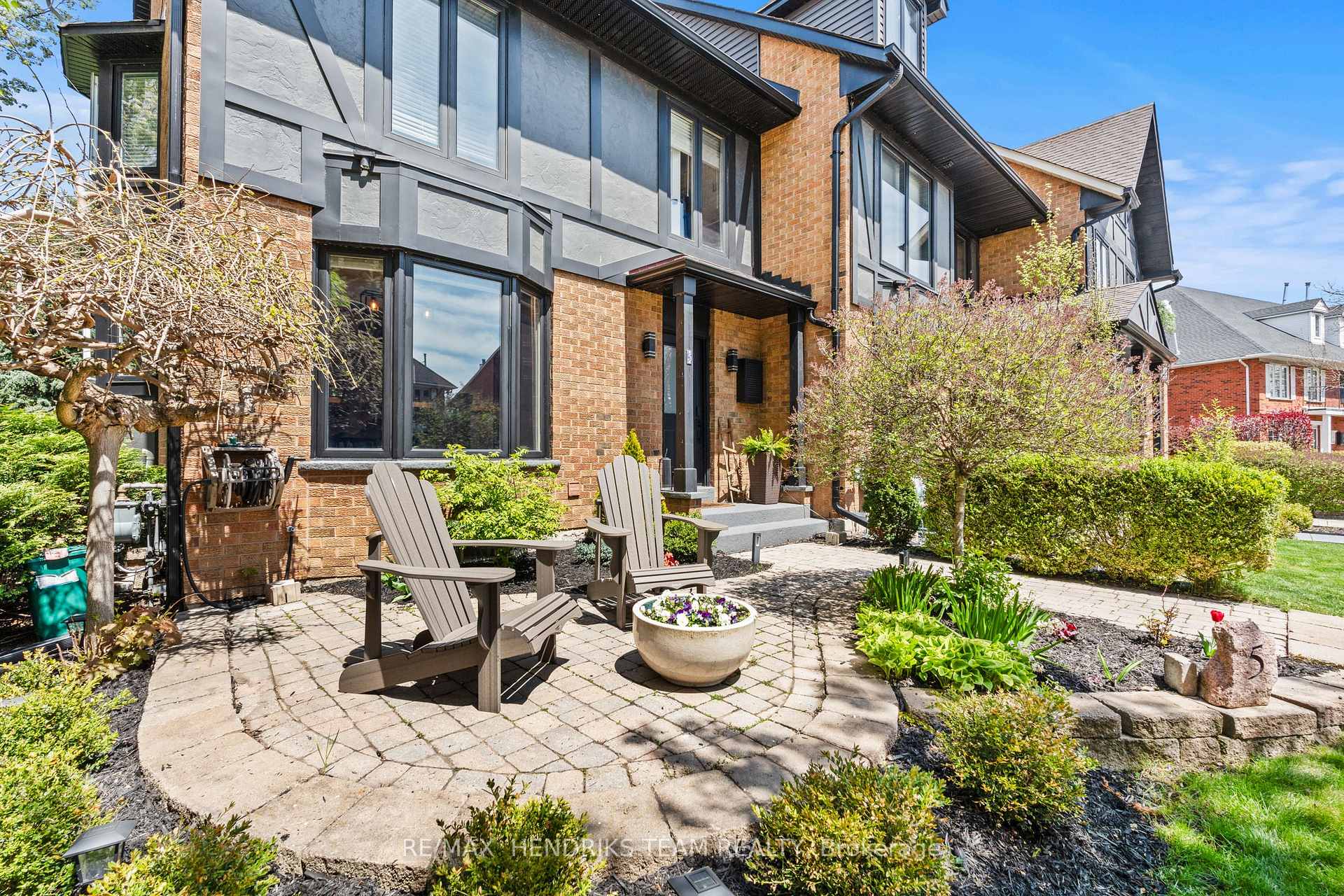 Photo 4 of 5 Harbour Drive, Hamilton, Lakeshore — HOMEH