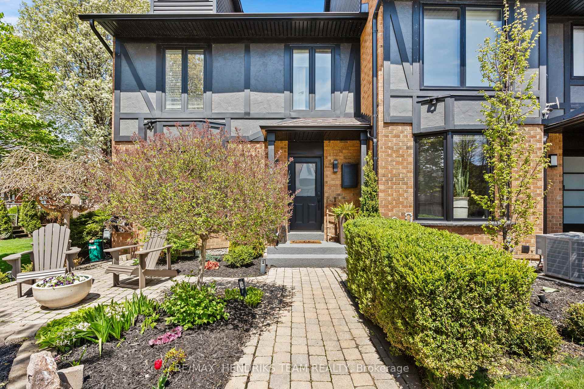 Photo 5 of 5 Harbour Drive, Hamilton, Lakeshore — HOMEH