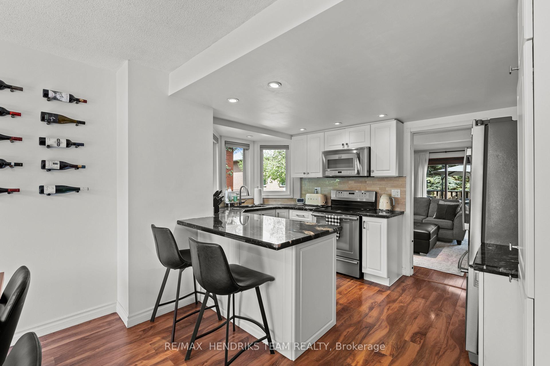 Photo 13 of 5 Harbour Drive, Hamilton, Lakeshore — HOMEH