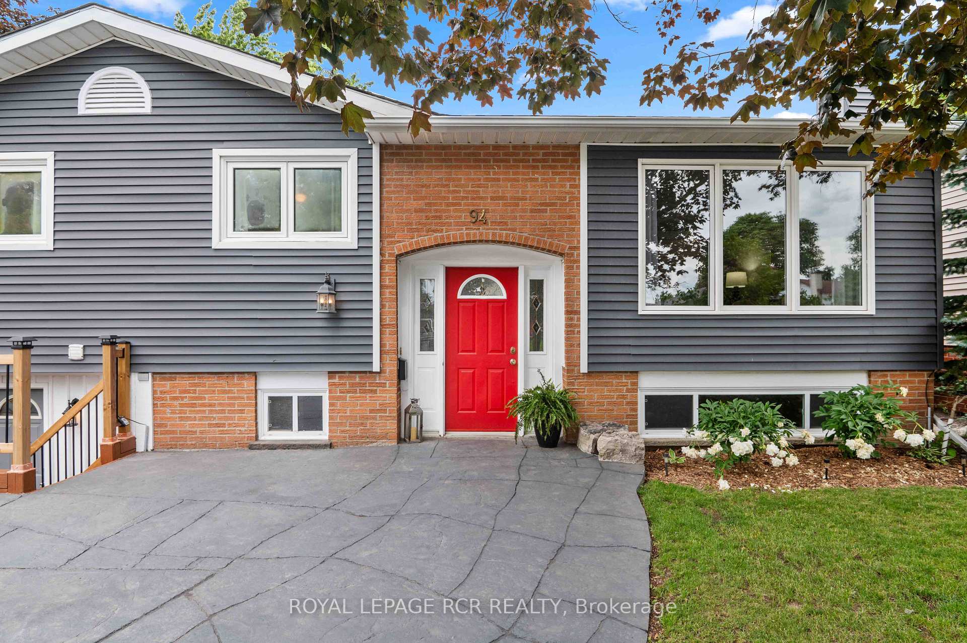 Photo 2 of 94 Morgandale Crescent, Orangeville — HOMEH