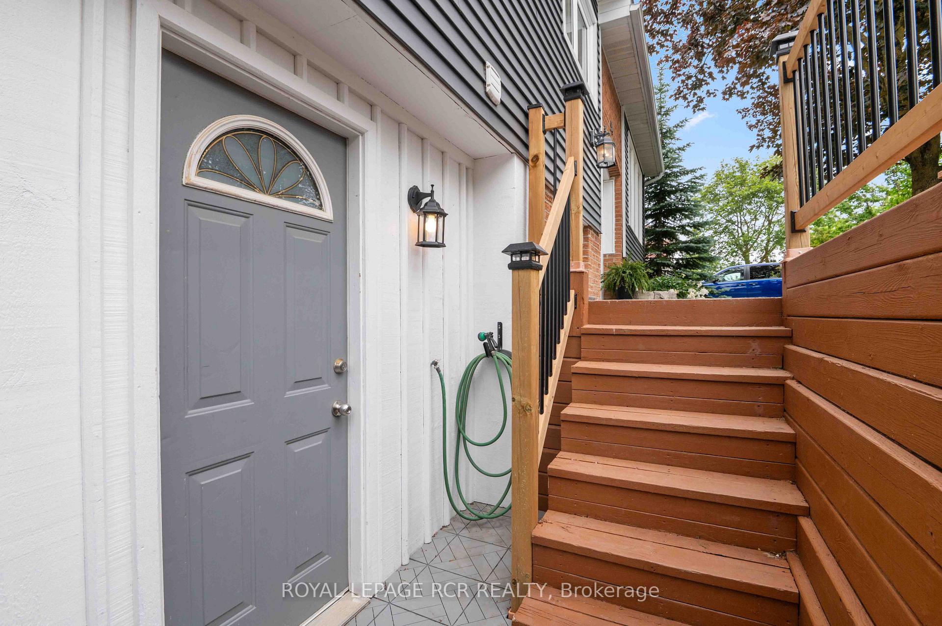 Photo 4 of 94 Morgandale Crescent, Orangeville — HOMEH