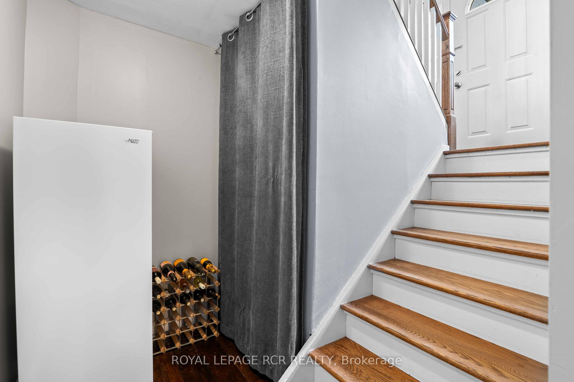 Photo 5 of 94 Morgandale Crescent, Orangeville — HOMEH