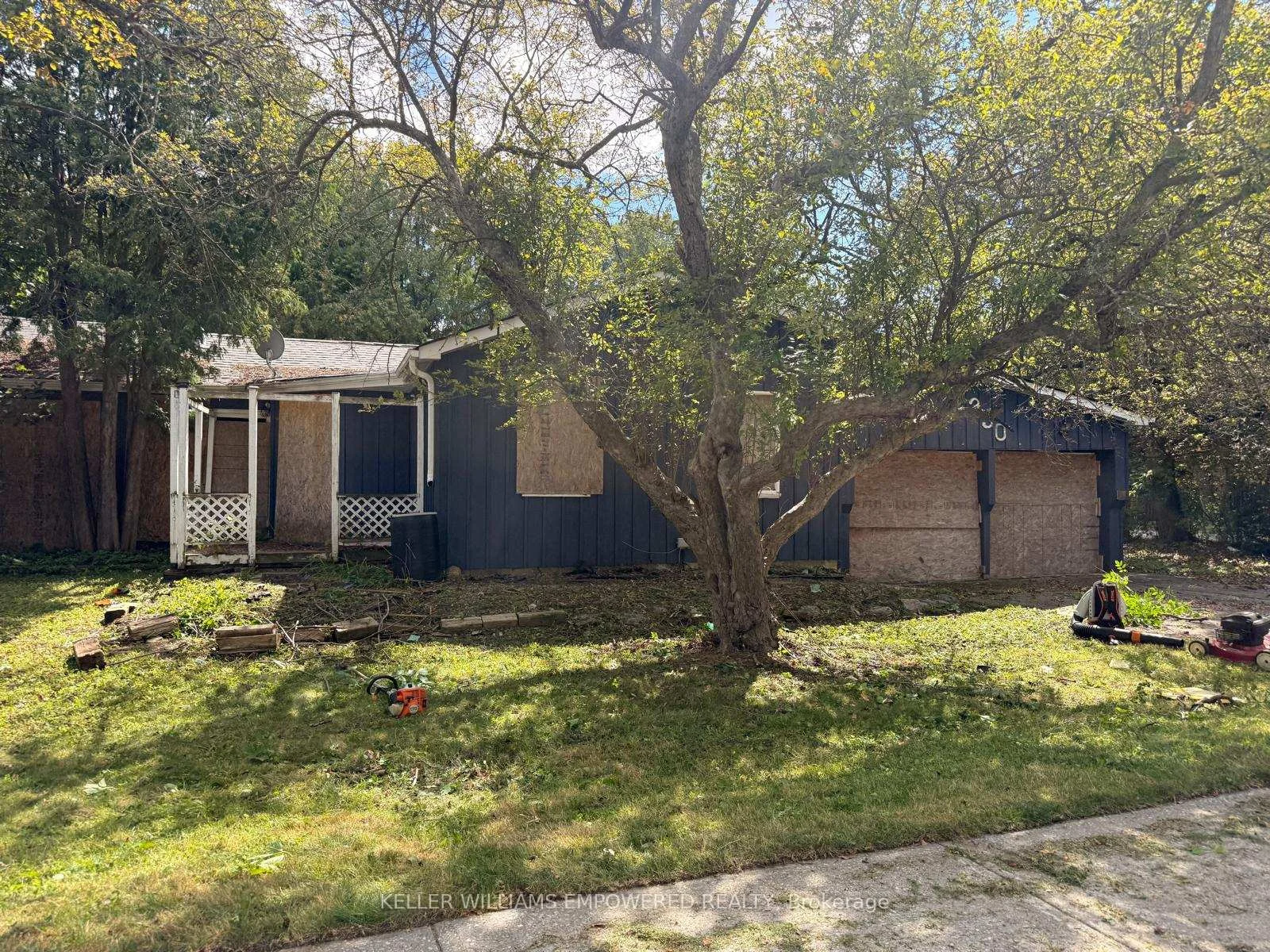 Photo 2 of 230 Rumble Avenue, Richmond Hill, Mill Pond — HOMEH