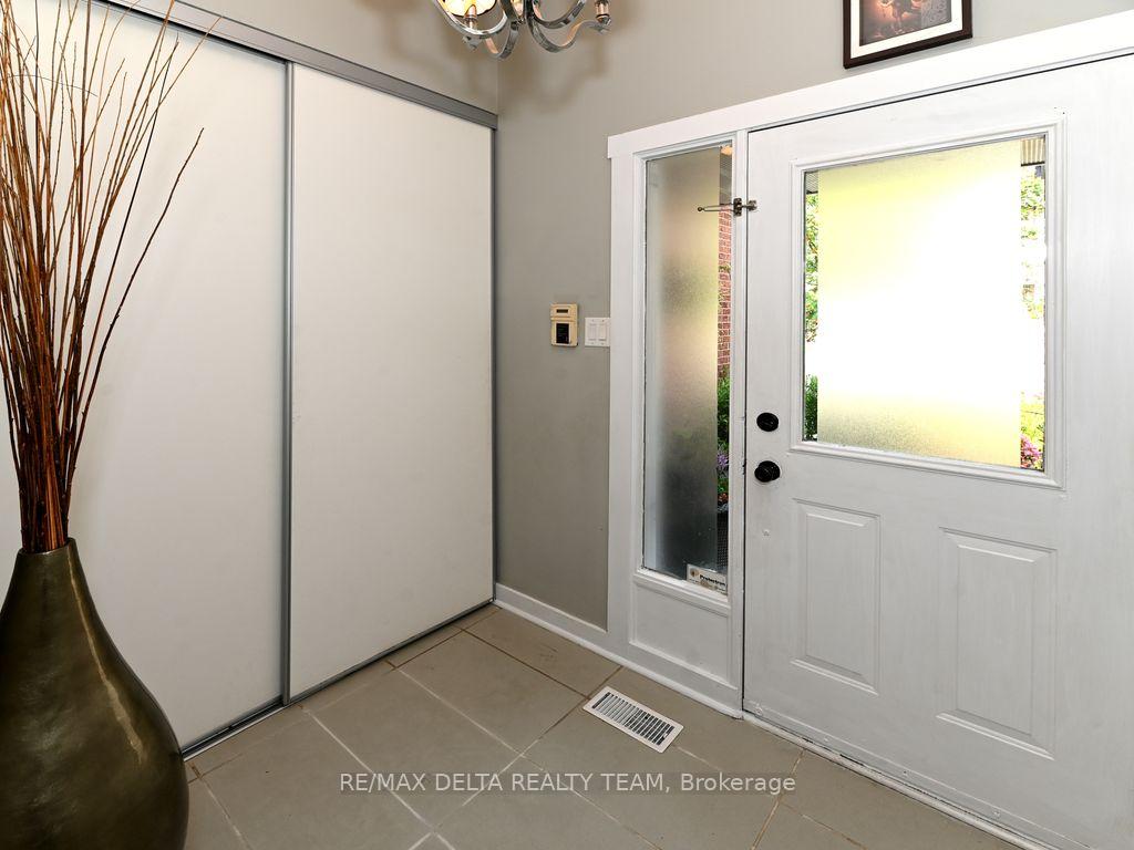 Photo 3 of Unit 28, 6159 Heritage Park Crescent, Ottawa, Chapel Hill — HOMEH