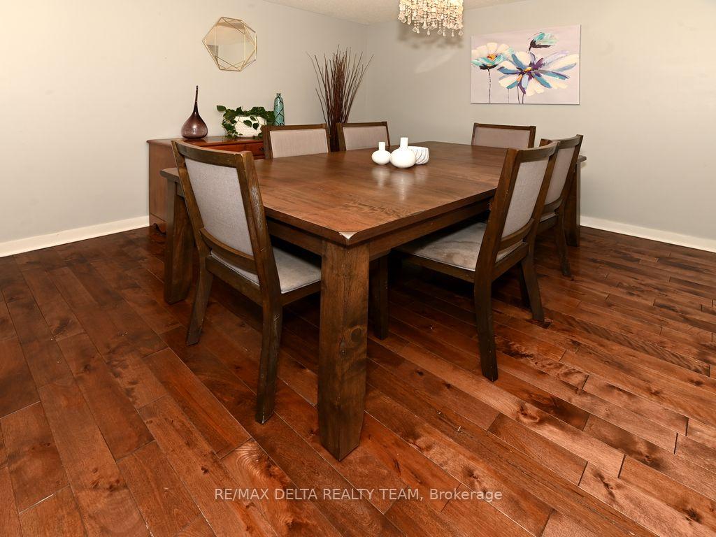 Photo 8 of Unit 28, 6159 Heritage Park Crescent, Ottawa, Chapel Hill — HOMEH
