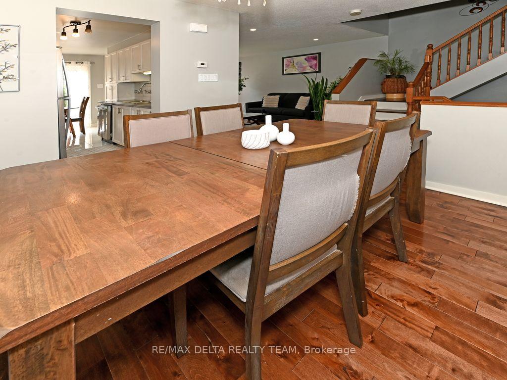 Photo 9 of Unit 28, 6159 Heritage Park Crescent, Ottawa, Chapel Hill — HOMEH