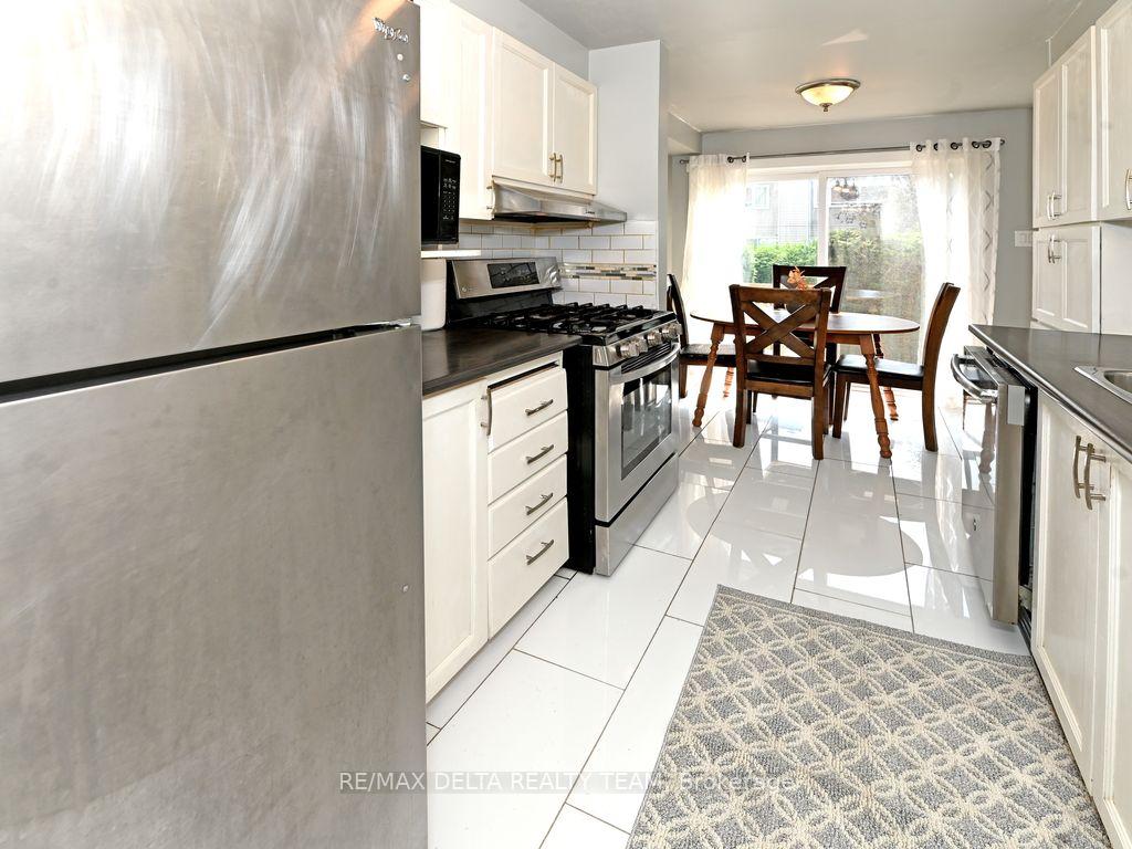 Photo 10 of Unit 28, 6159 Heritage Park Crescent, Ottawa, Chapel Hill — HOMEH