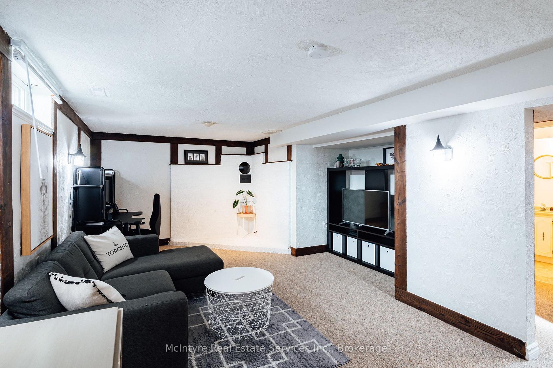 Photo 31 of 78 Helene Crescent, Waterloo, Beechwood — HOMEH