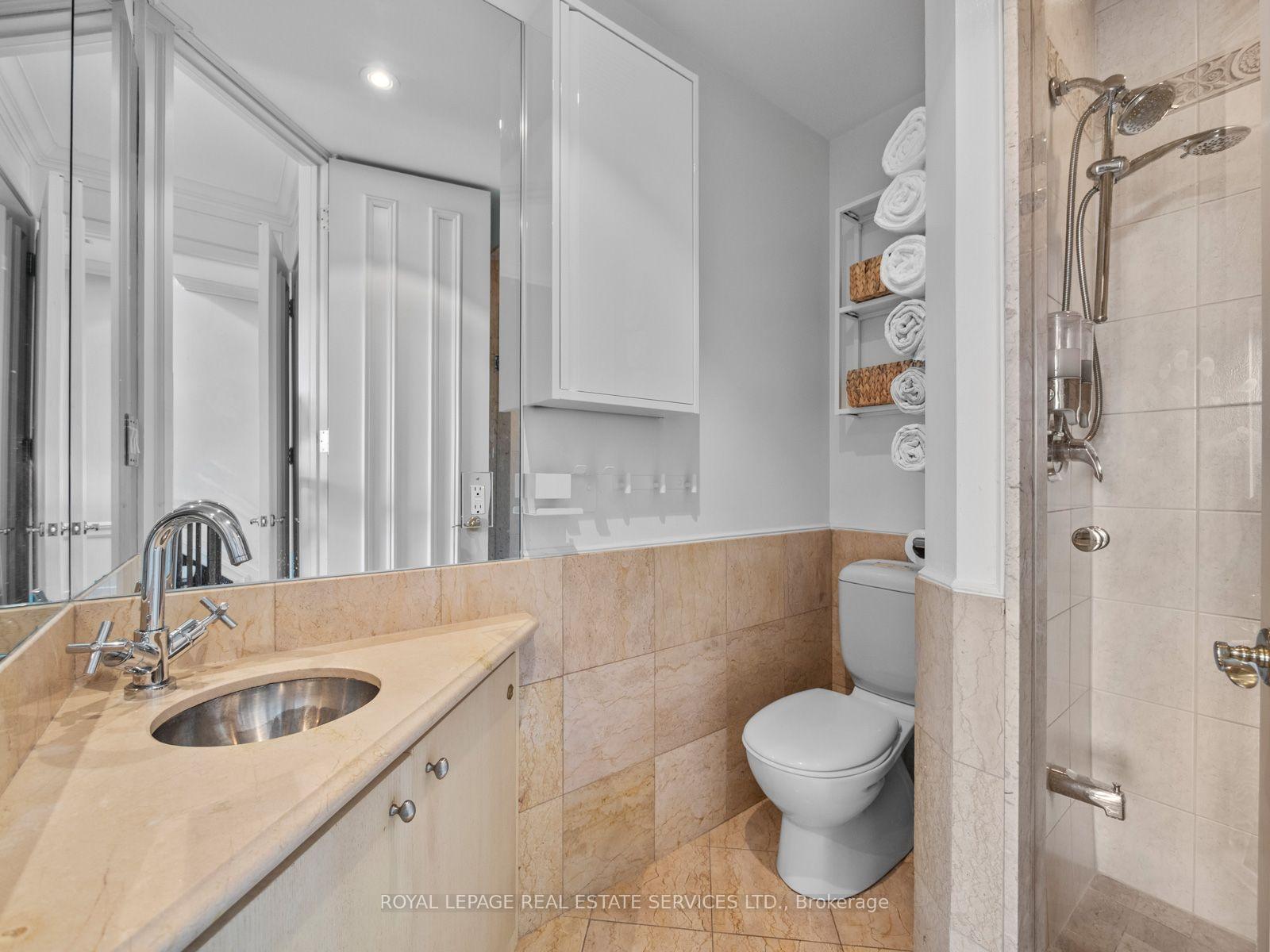 Photo 14 of Unit 4, 276 Spadina Road, Toronto, Casa Loma — HOMEH