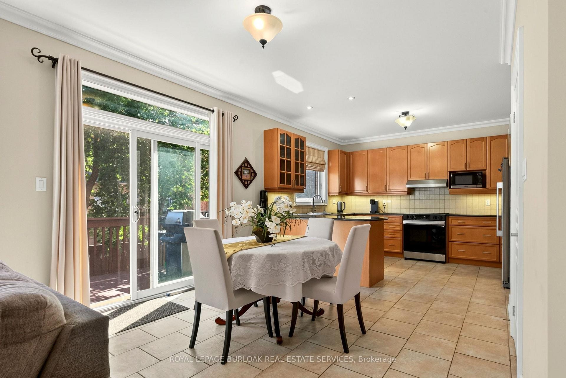 Photo 19 of 364 Nautical Boulevard, Oakville, Bronte — HOMEH