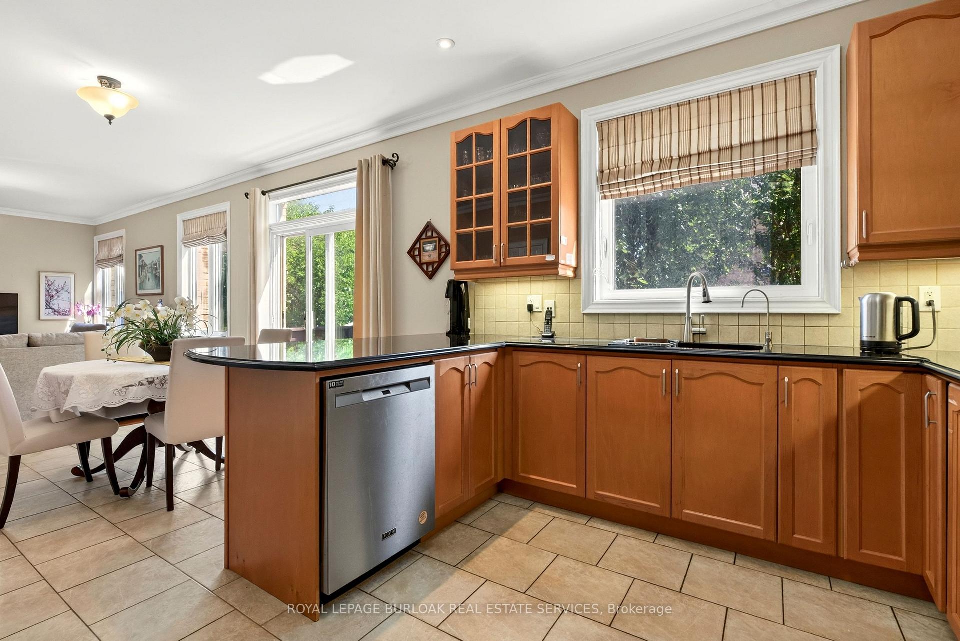 Photo 25 of 364 Nautical Boulevard, Oakville, Bronte — HOMEH