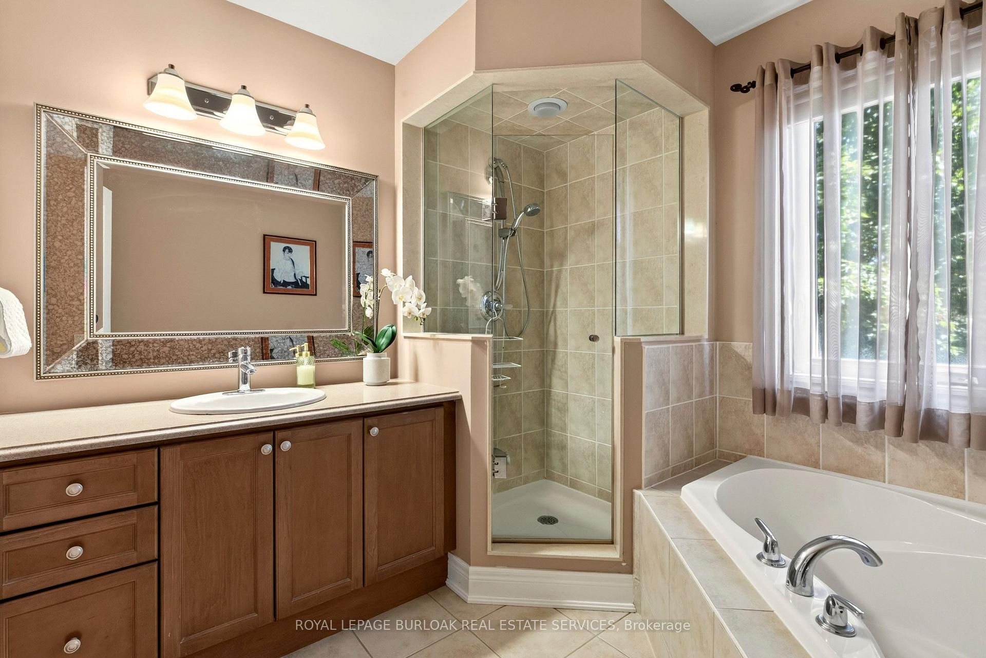Photo 28 of 364 Nautical Boulevard, Oakville, Bronte — HOMEH