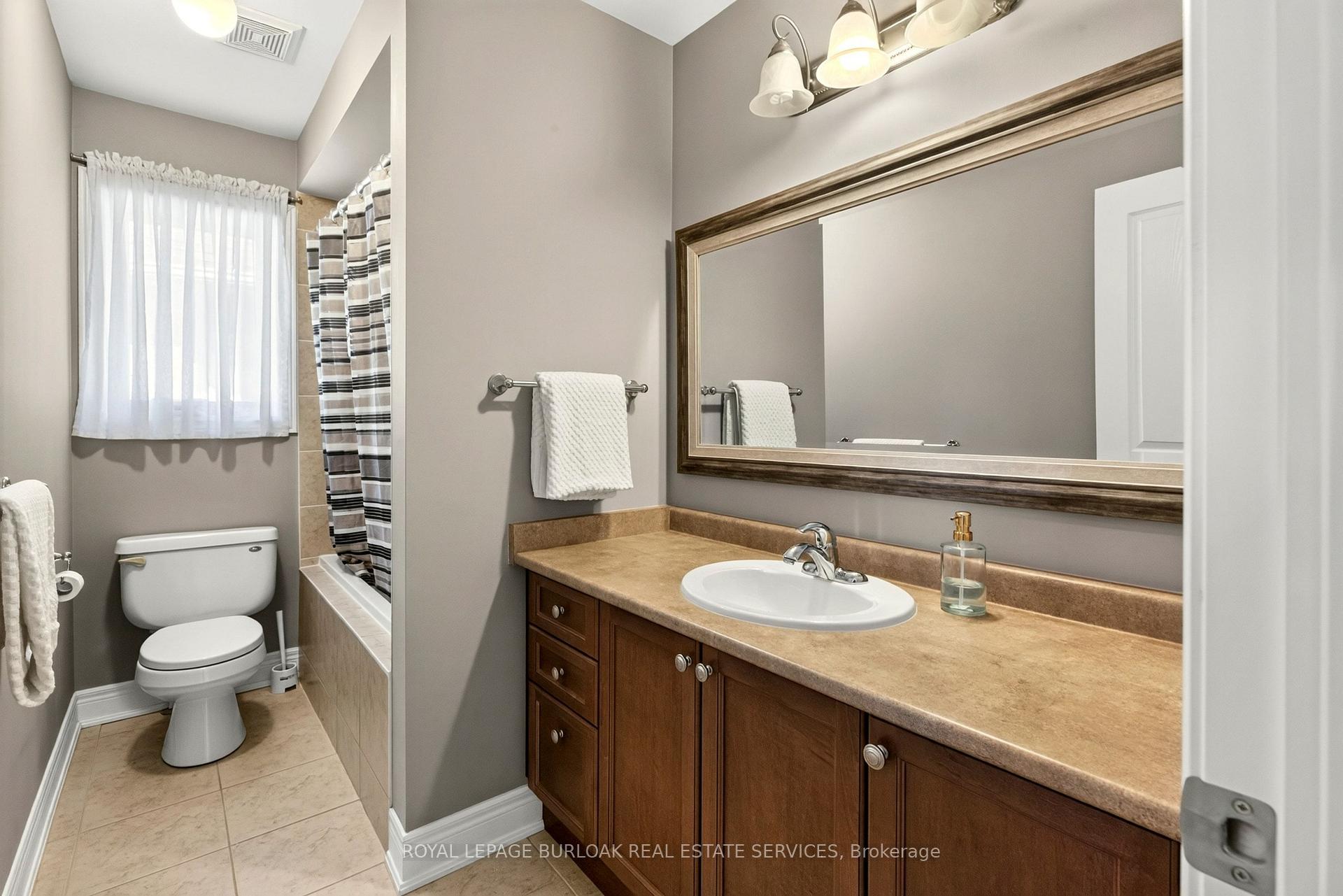 Photo 33 of 364 Nautical Boulevard, Oakville, Bronte — HOMEH