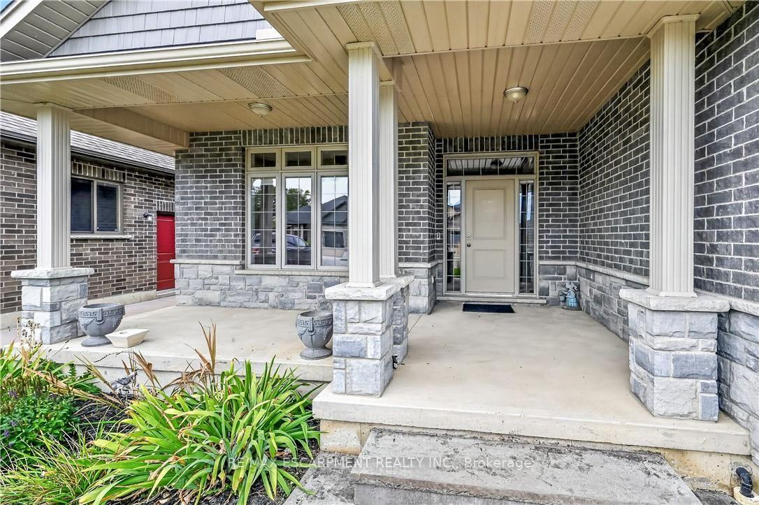 Photo 3 of 31 Sycamore Drive, Norfolk, Port Dover — HOMEH