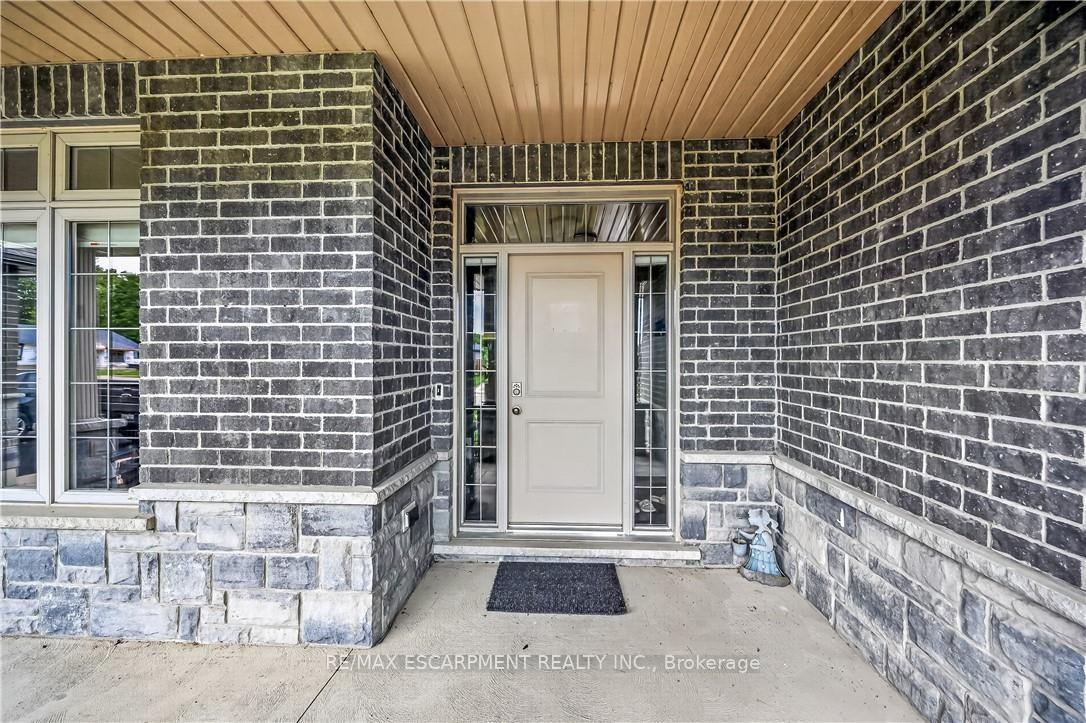 Photo 4 of 31 Sycamore Drive, Norfolk, Port Dover — HOMEH