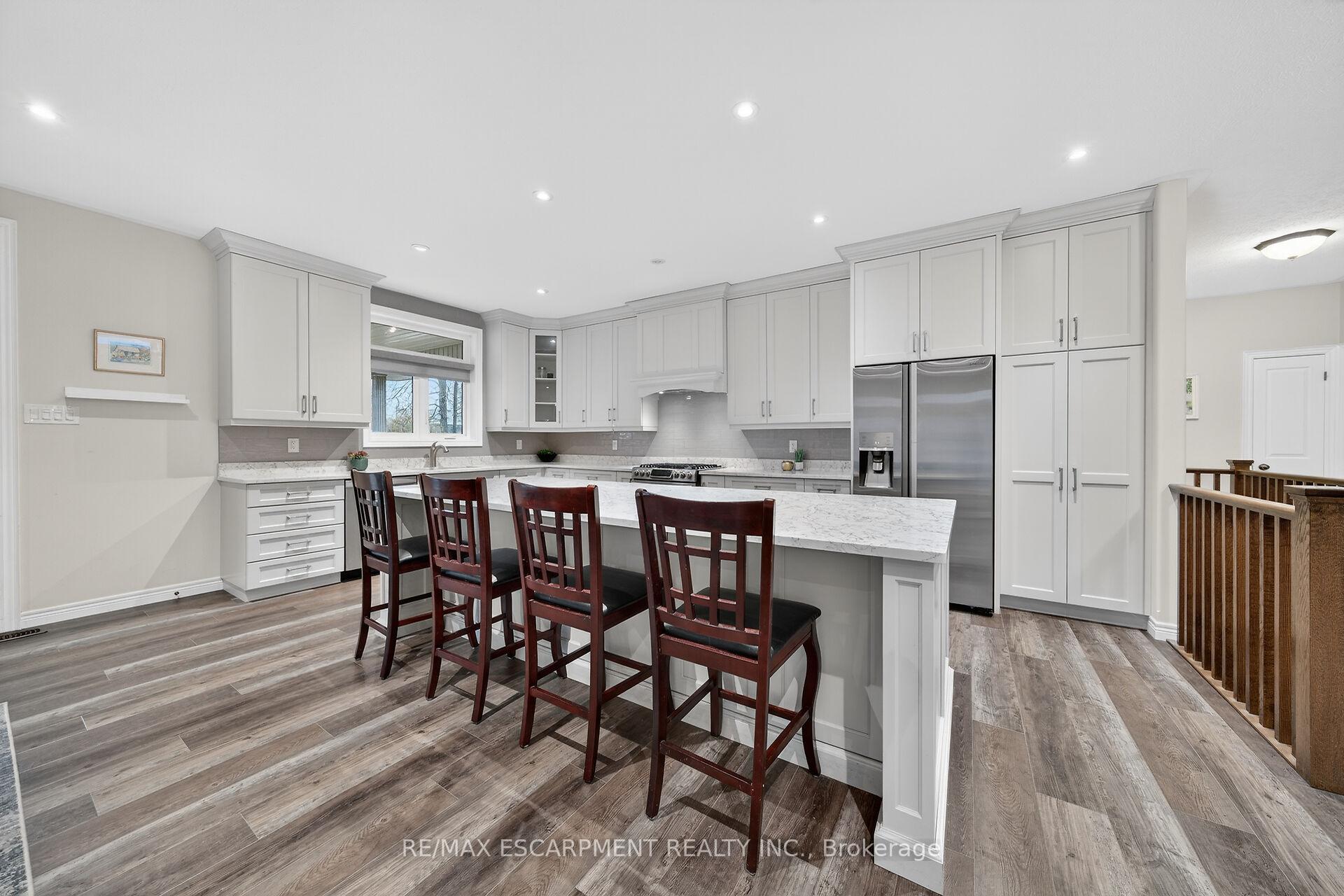 Photo 10 of 31 Sycamore Drive, Norfolk, Port Dover — HOMEH