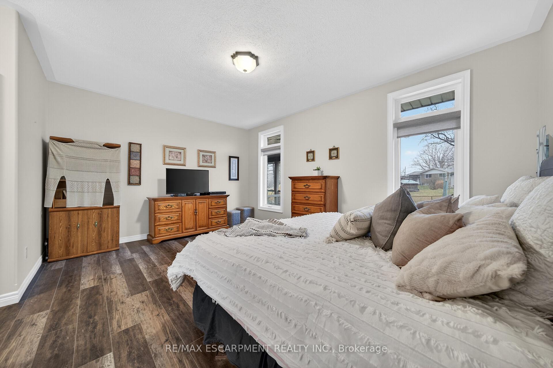 Photo 23 of 31 Sycamore Drive, Norfolk, Port Dover — HOMEH