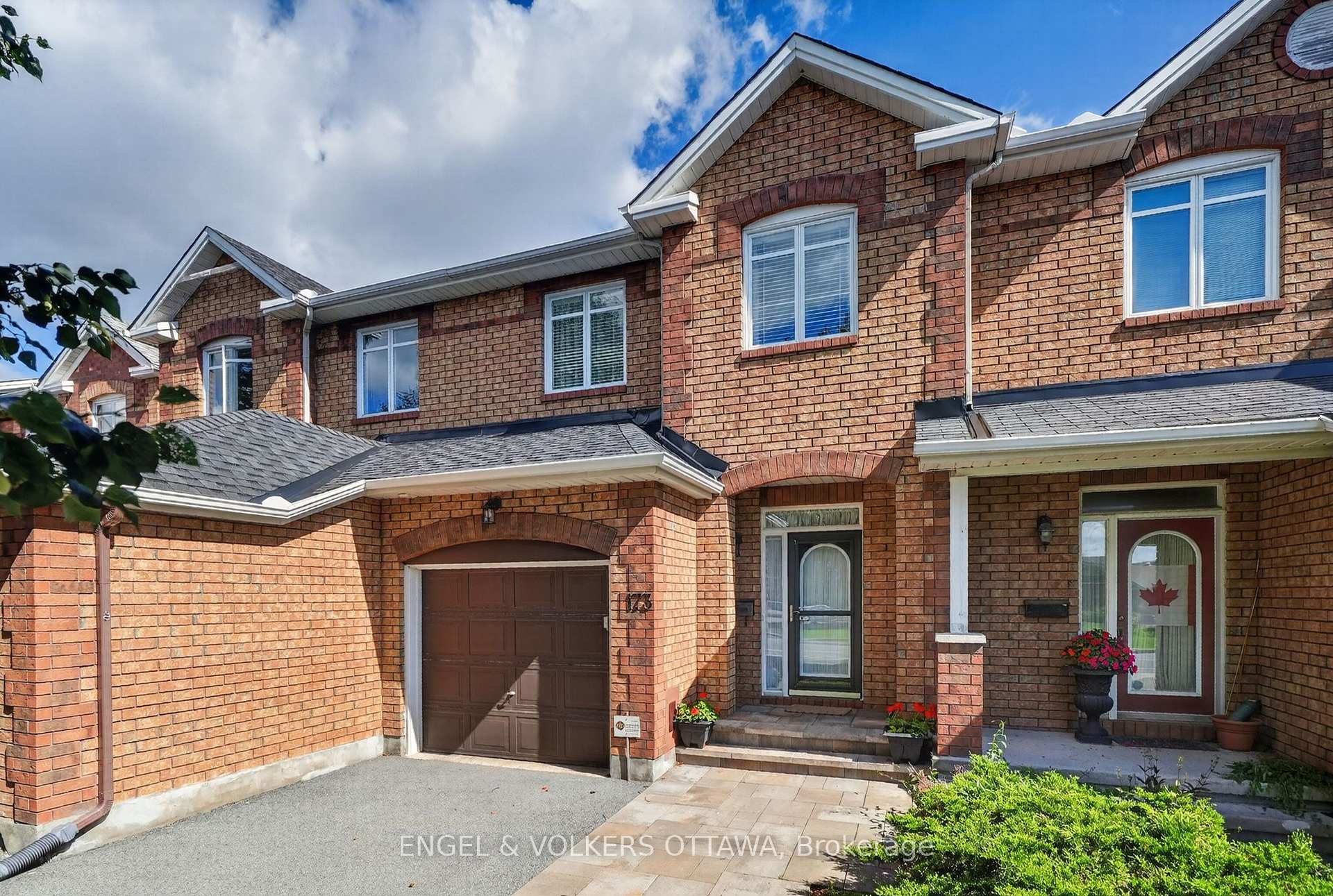 Photo 2 of 173 Hearst Way, Ottawa, Kanata - Katimavik — HOMEH