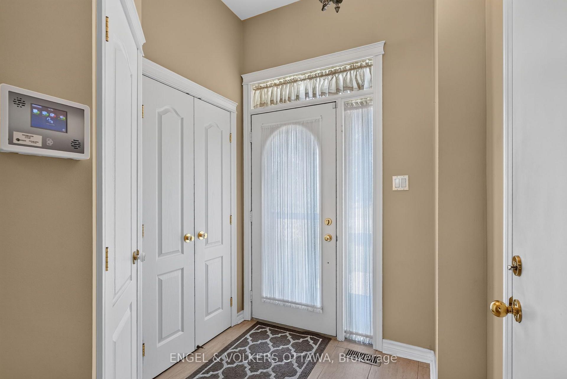 Photo 4 of 173 Hearst Way, Ottawa, Kanata - Katimavik — HOMEH